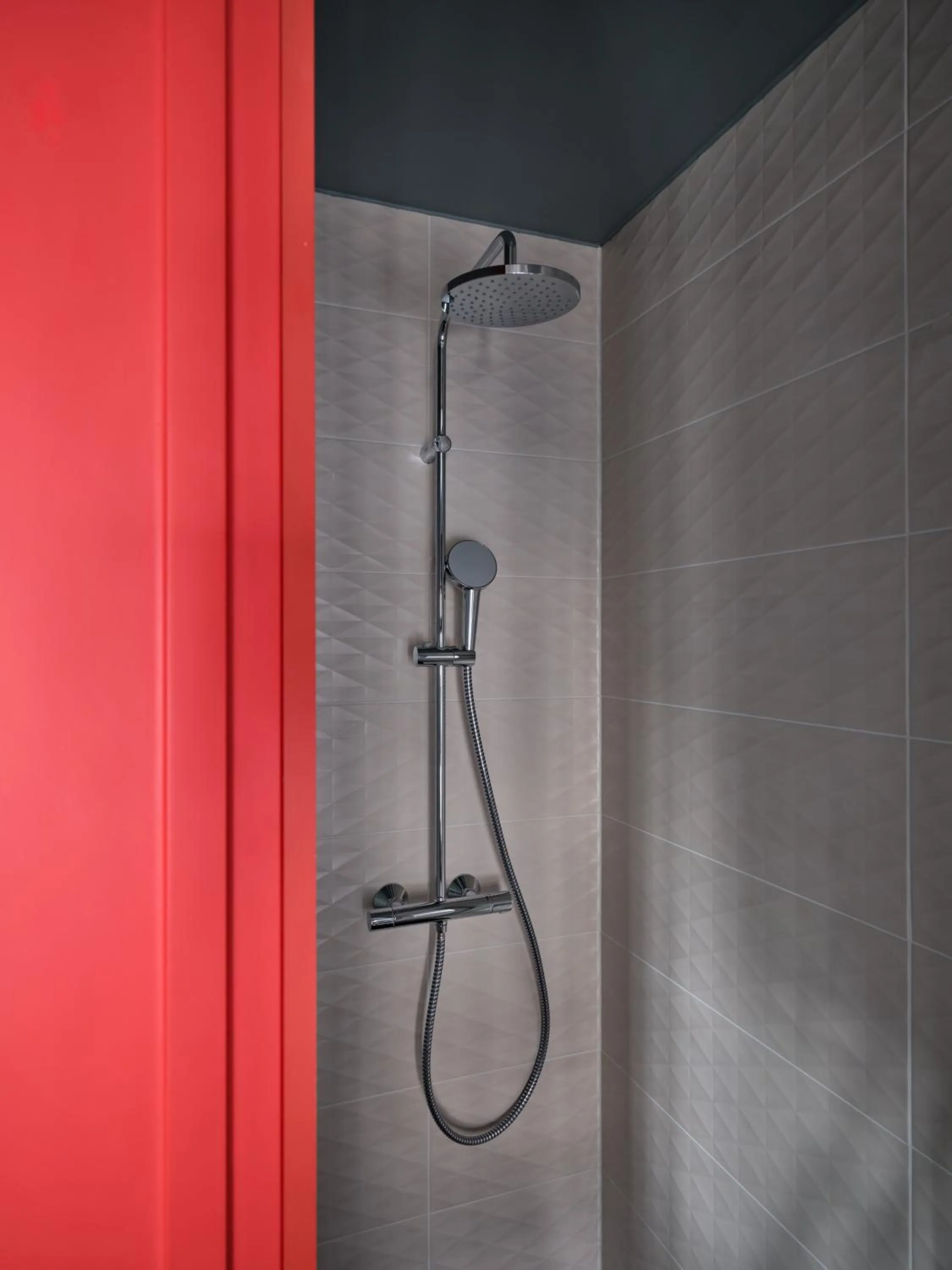 Shower in lyf East Frankfurt