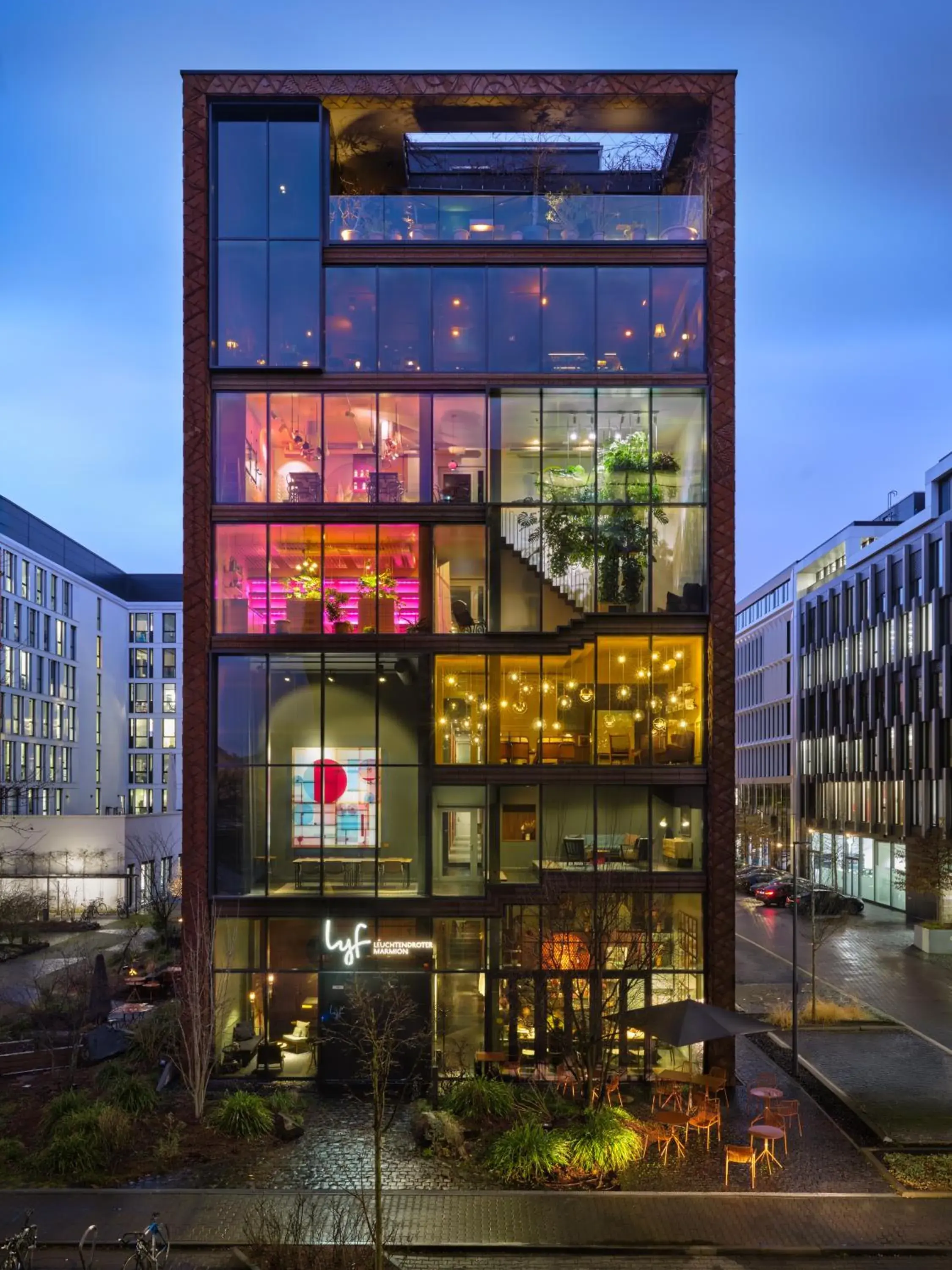 Property building in lyf East Frankfurt Property building in lyf East Frankfurt