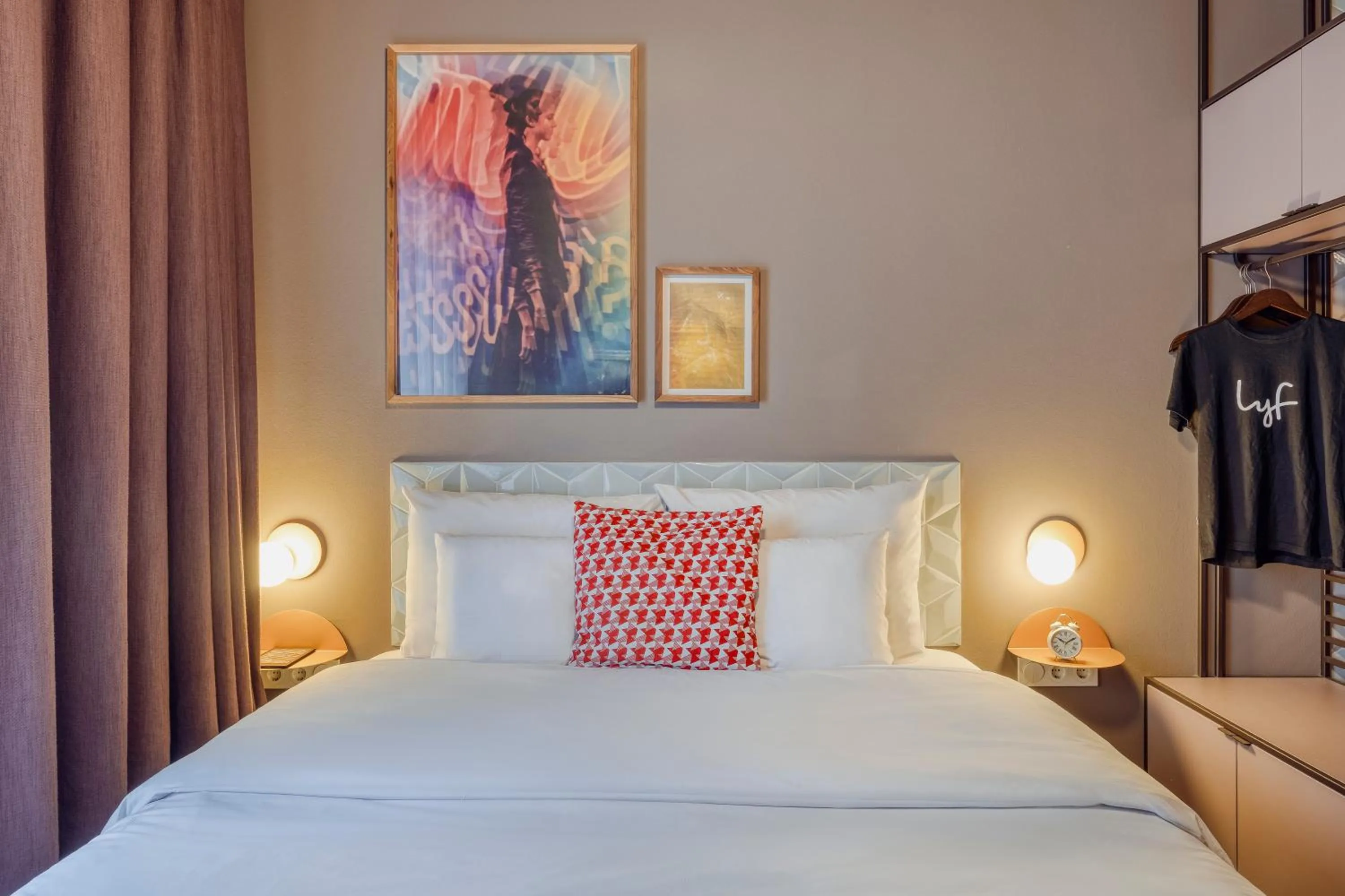 Bed in Lindley Lindenberg