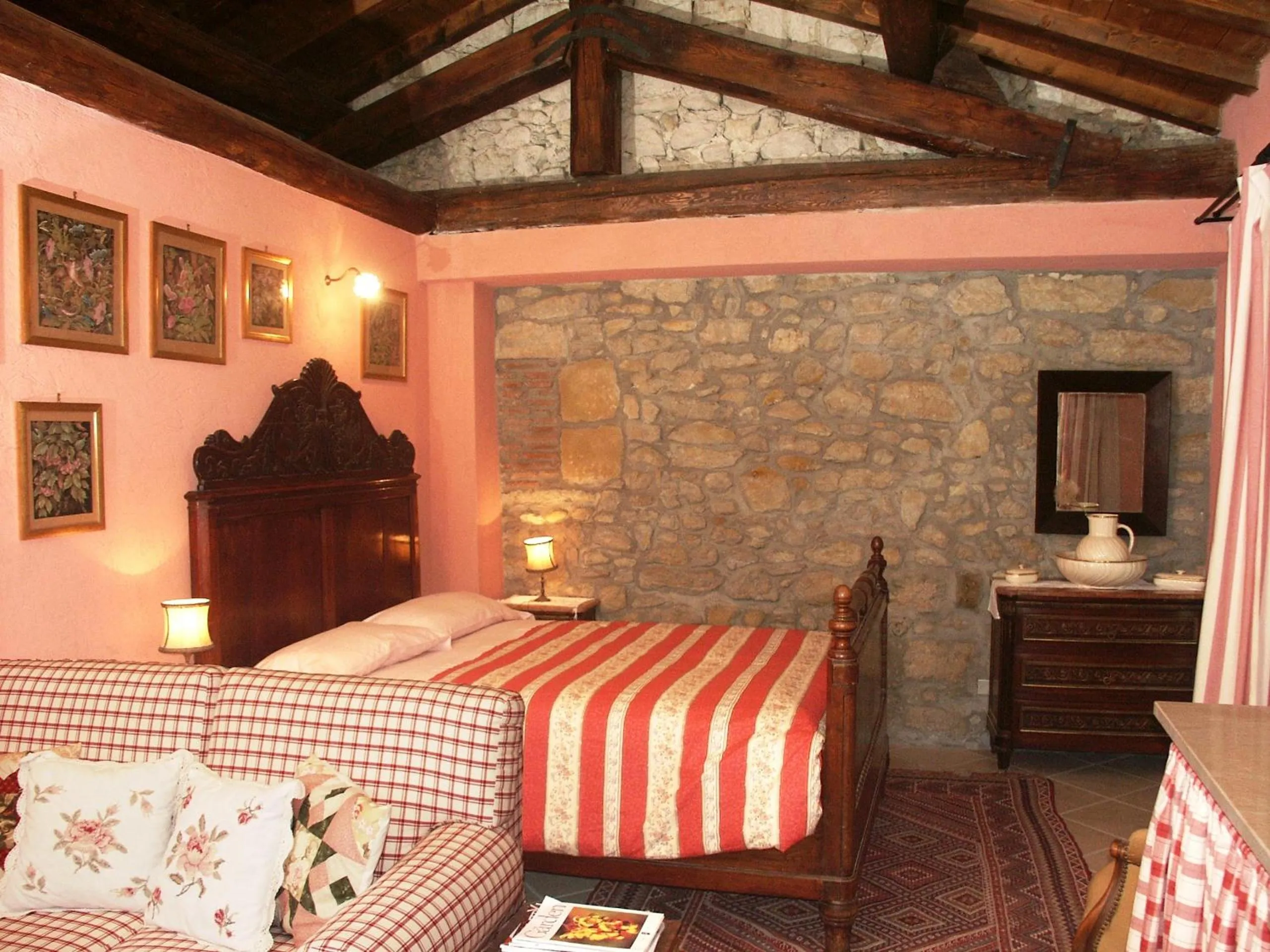 Decorative detail, Bed in La Traversina