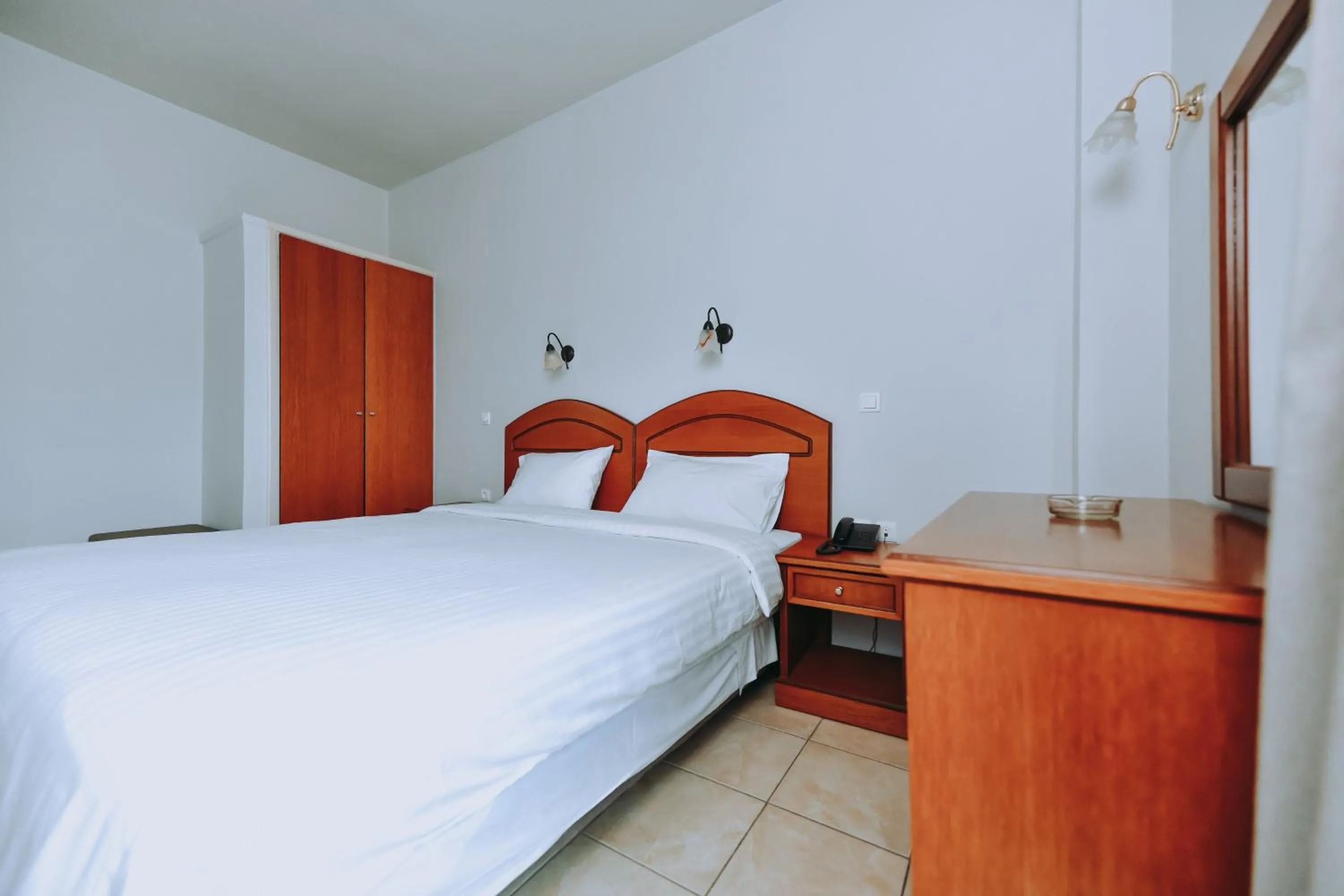 Property building, Bed in Athinaiko Hotel