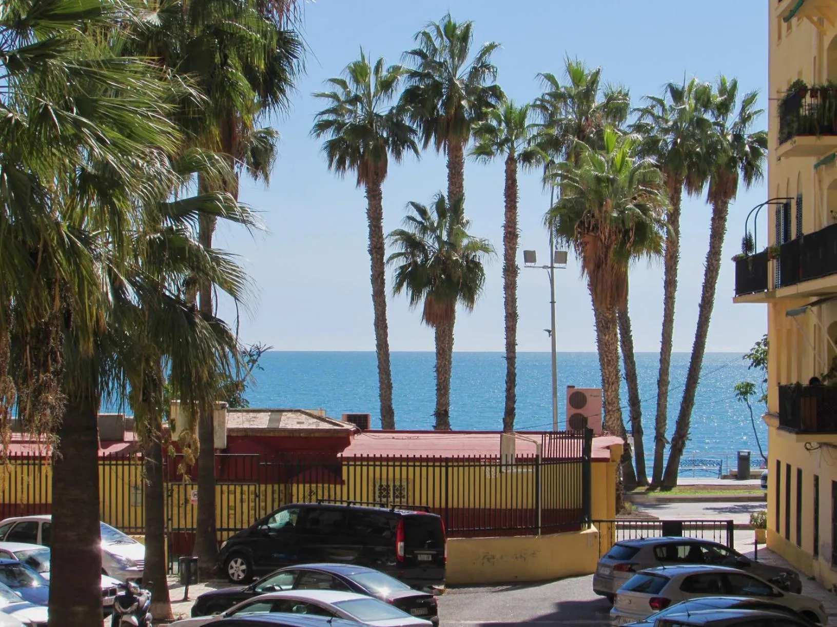 Apartamento a 50 metros de la playa malagueta con vistas al mar