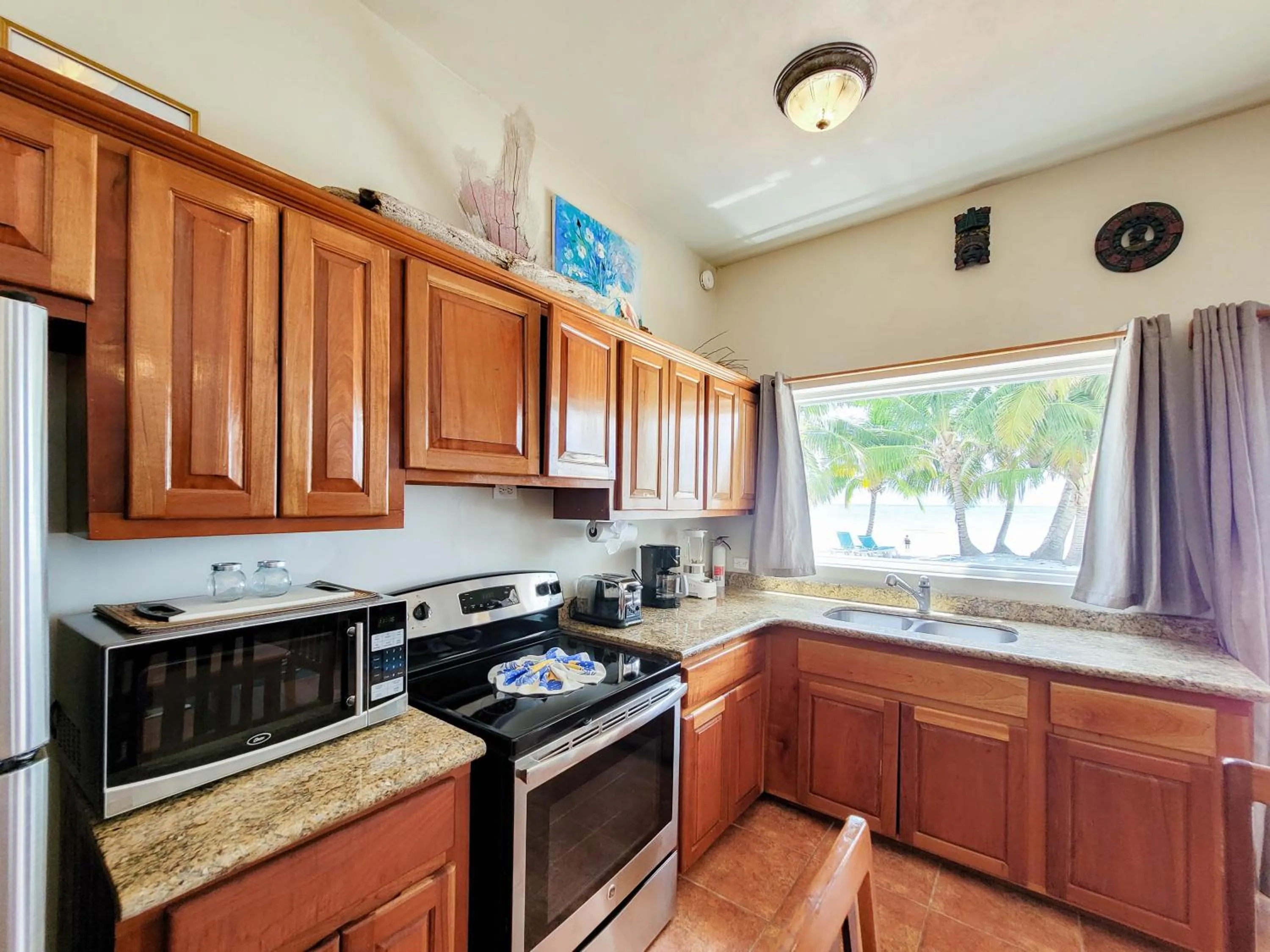 Coffee/tea facilities in Sapphire Beach Resort