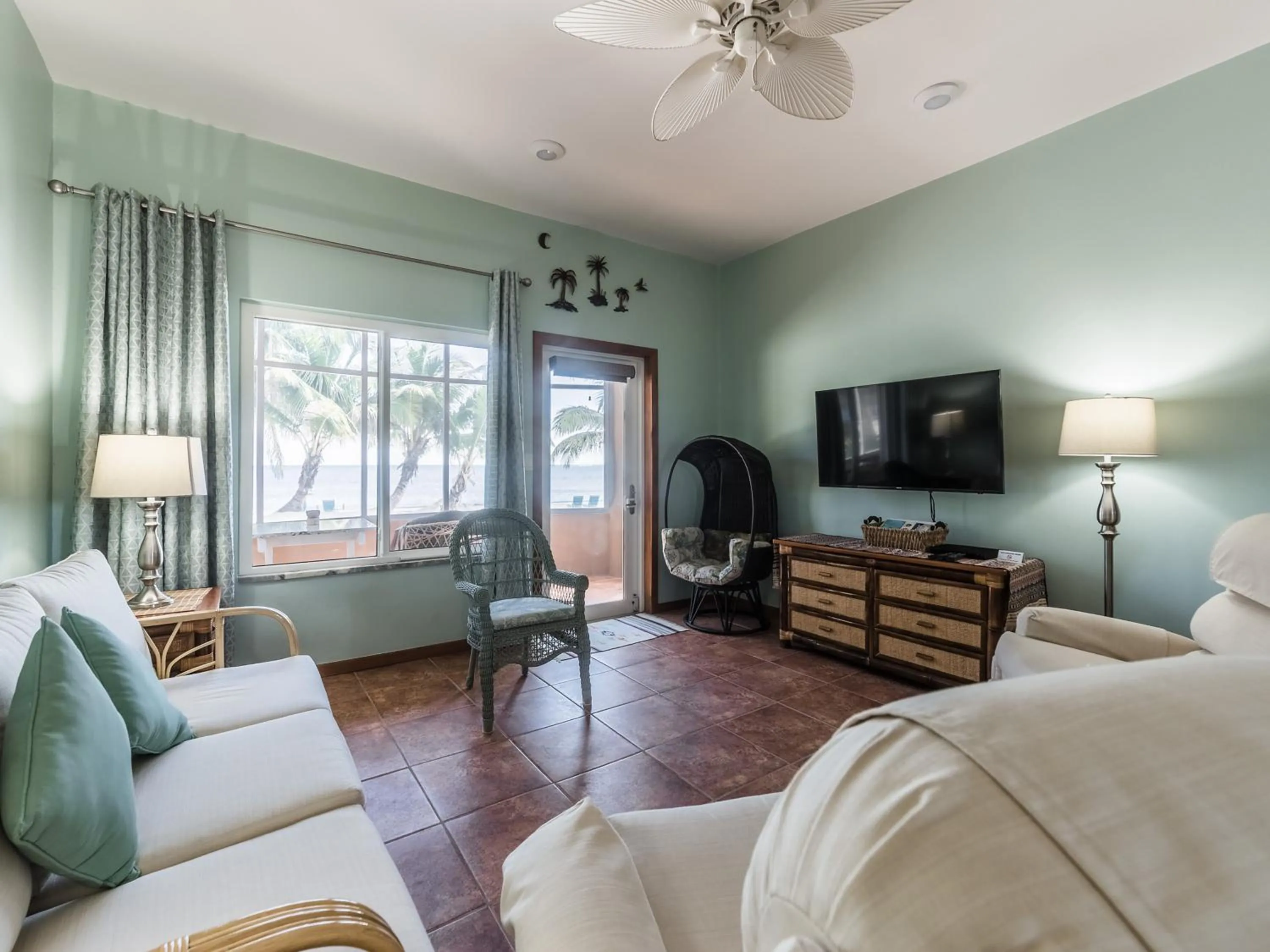 View (from property/room), Bed in Sapphire Beach Resort