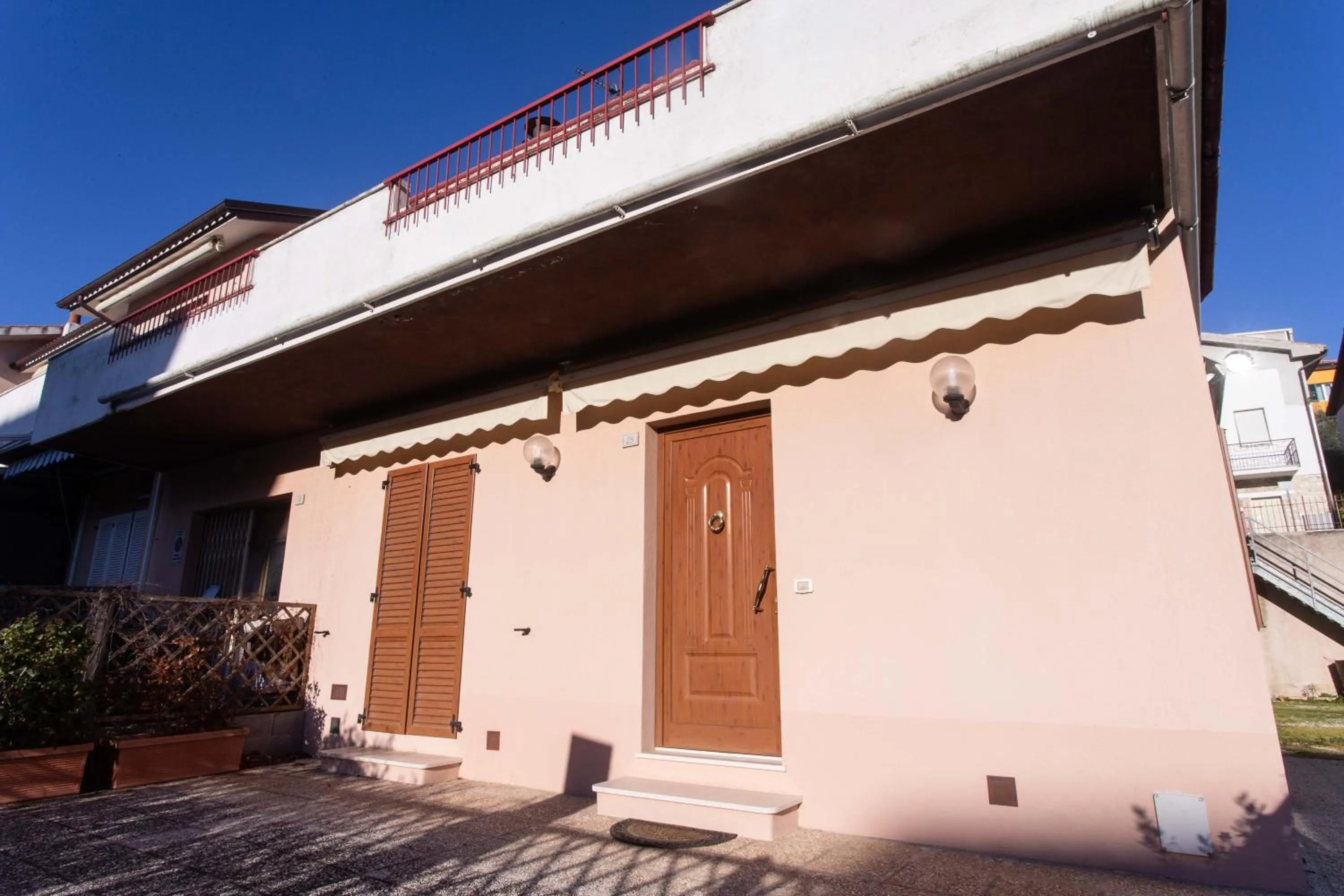 N044 - Numana, nuovo trilocale con aria condizionata e parcheggio