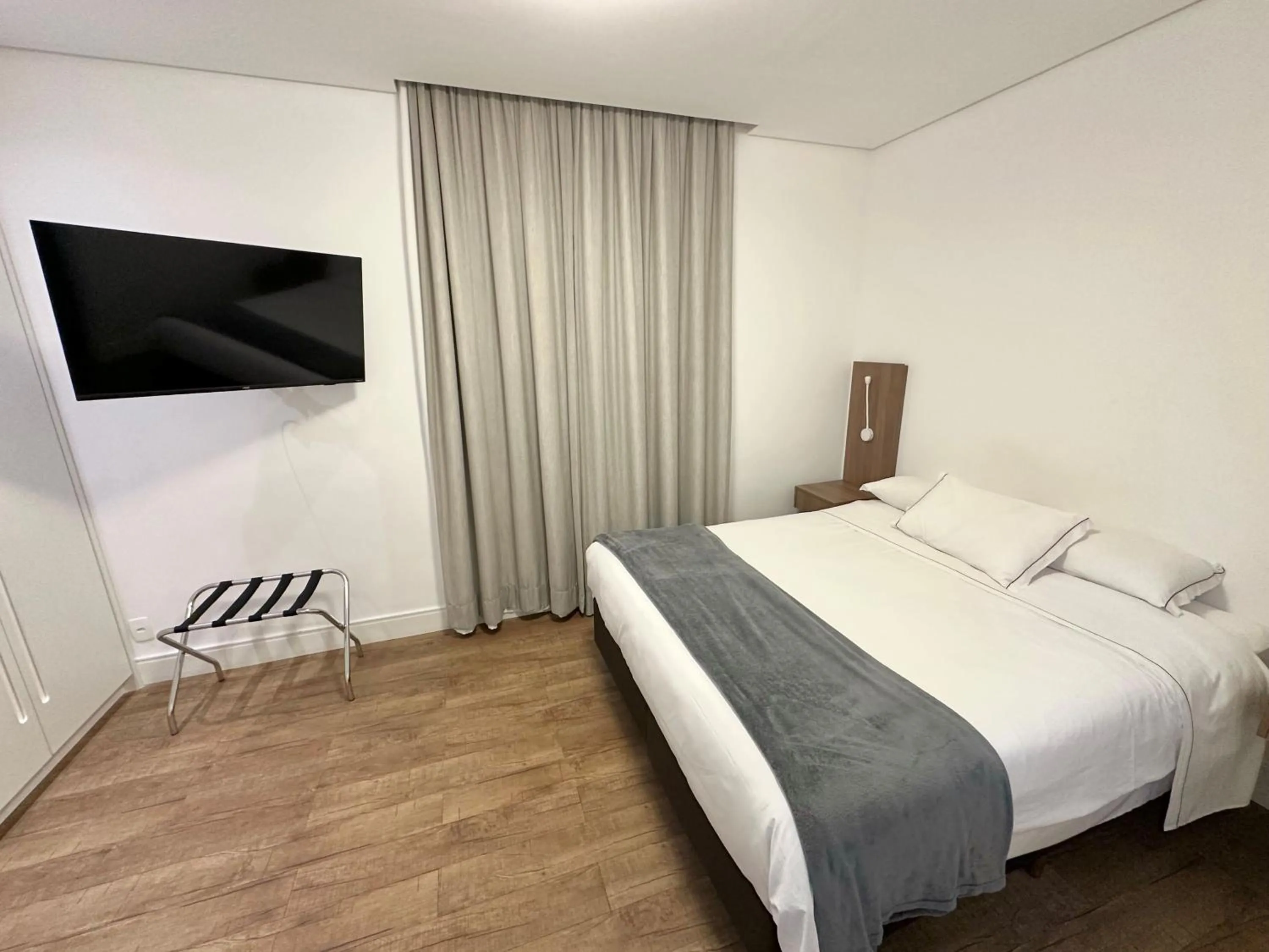 Bed in Travel Inn Flats Jardins