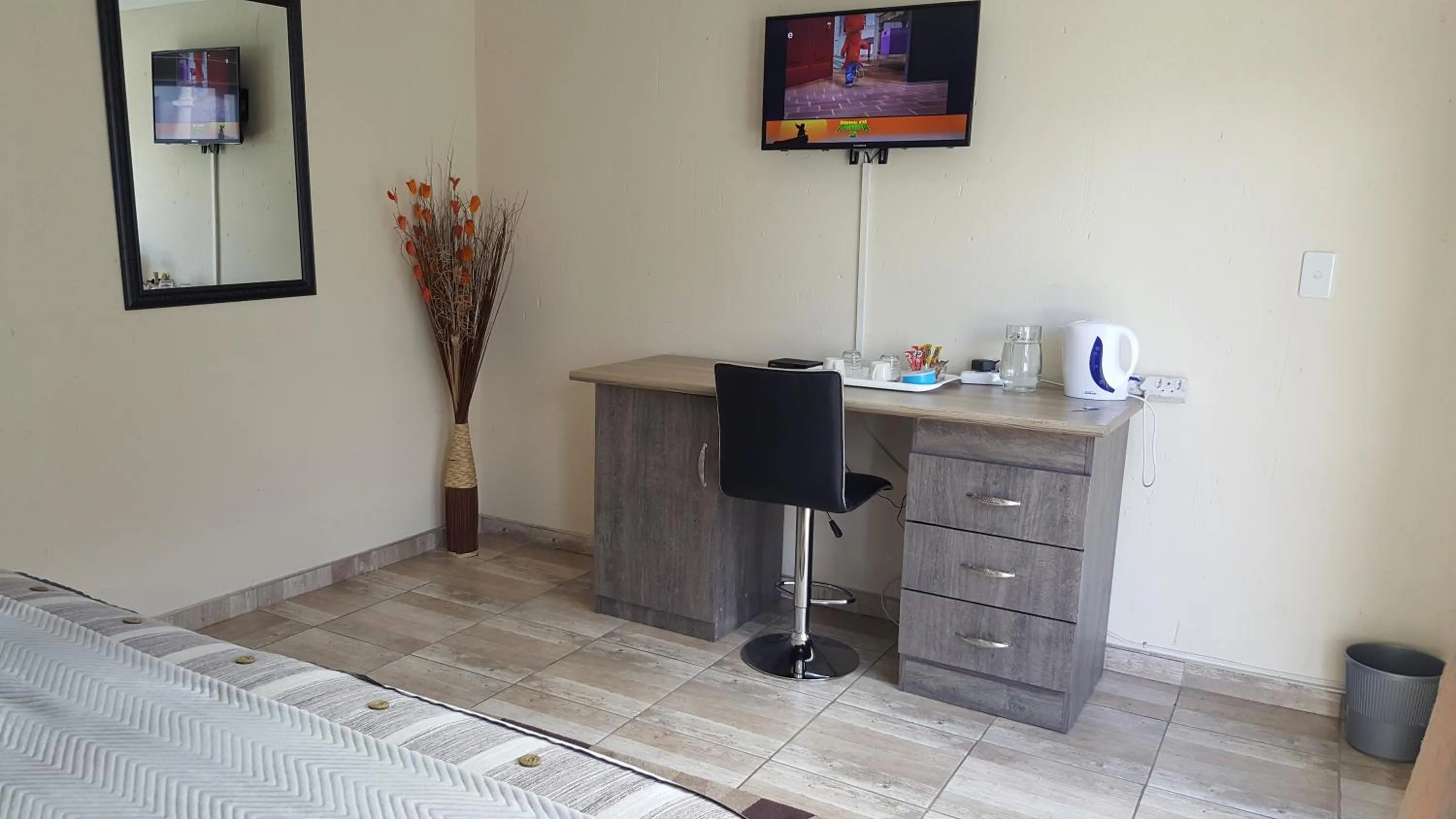 Coffee/tea facilities in Carnival View Guest Lodge and spa