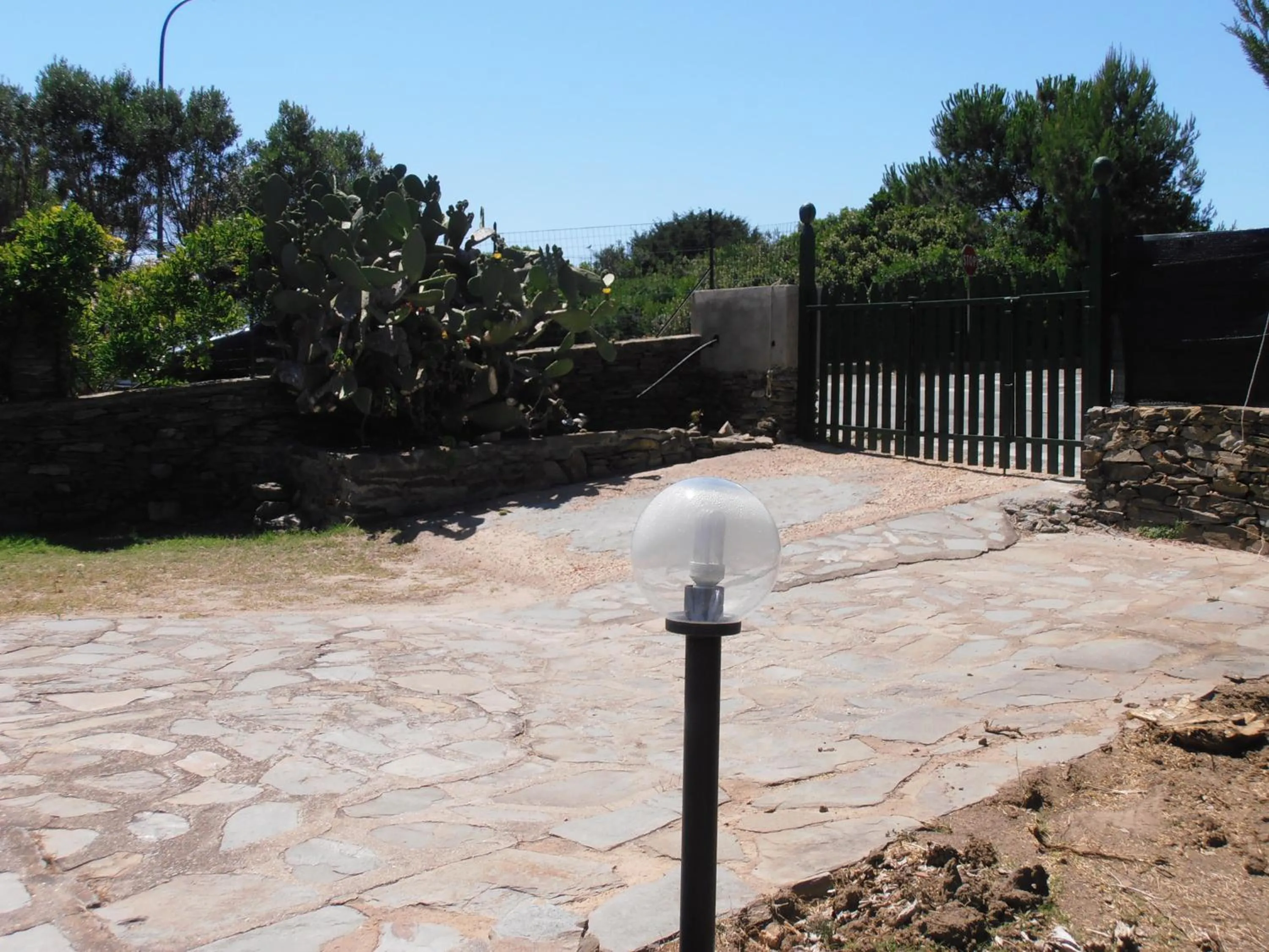 Facade/entrance in La Dea Madre