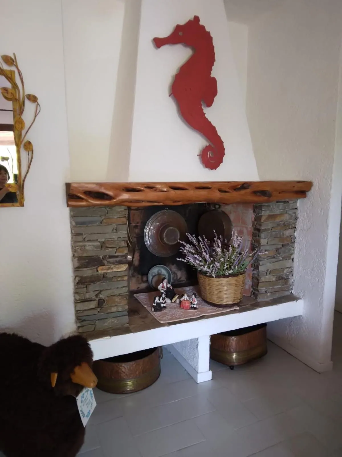 Decorative detail in La Dea Madre