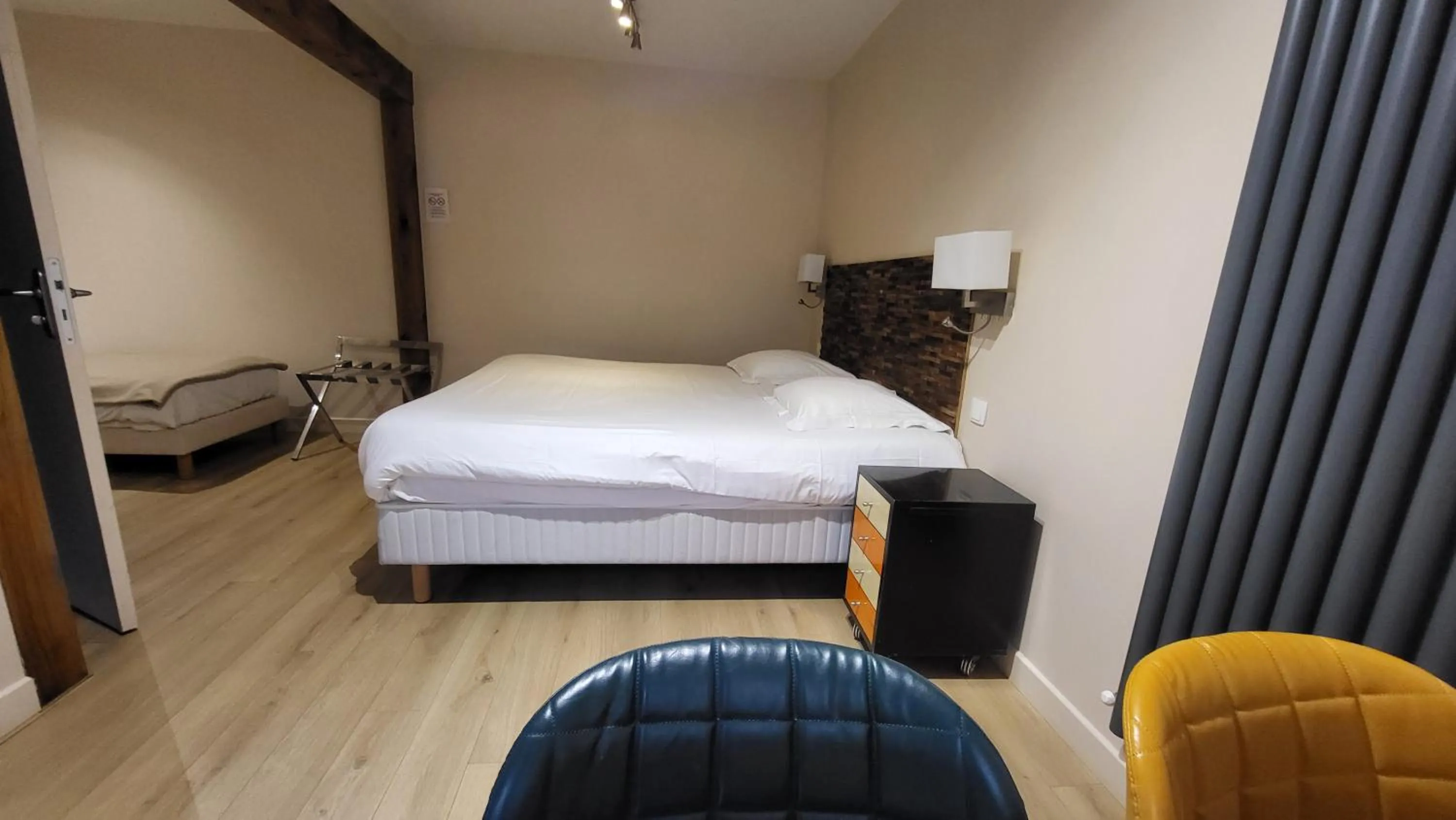 Bed in Hotel de Normandie