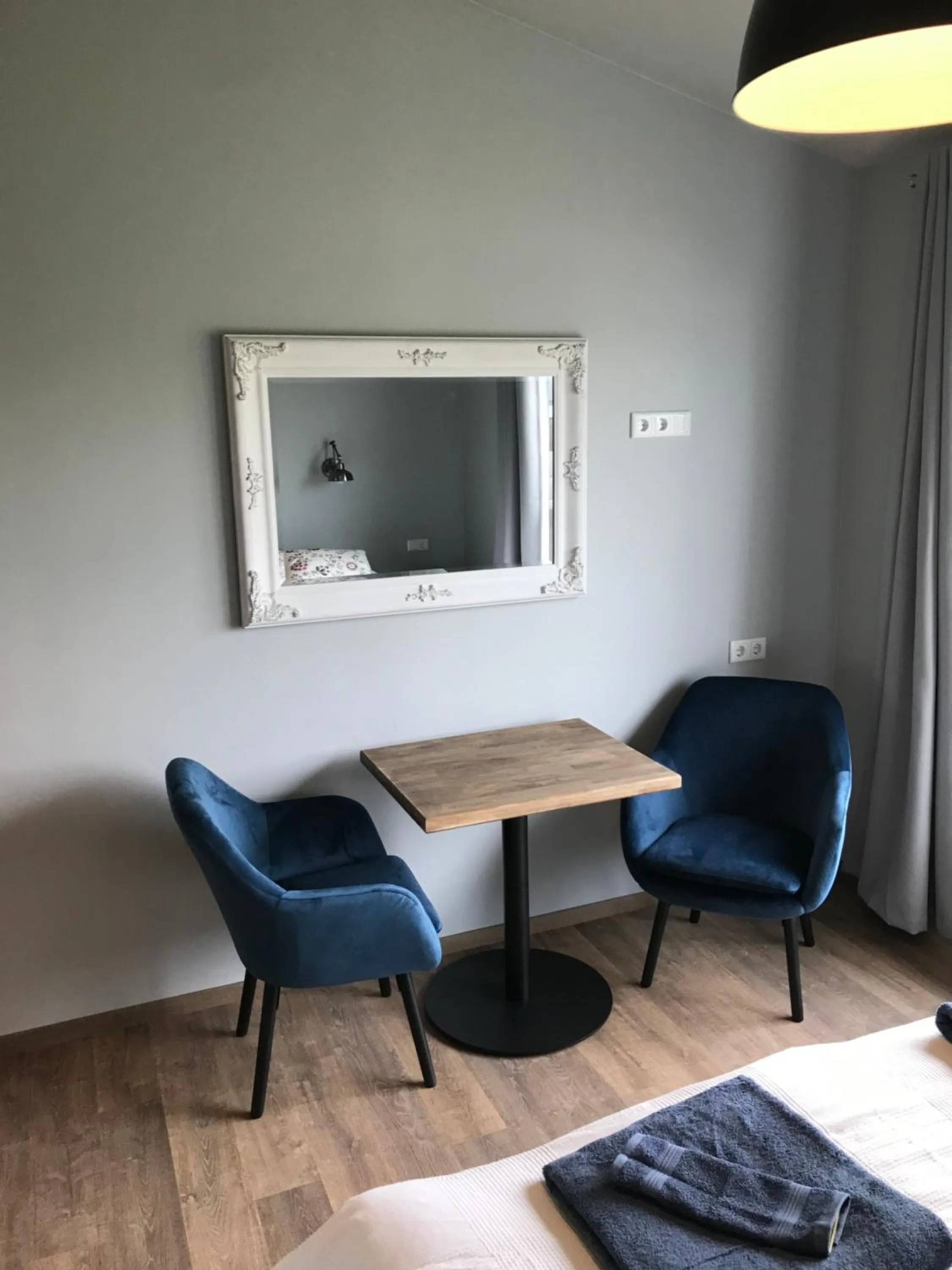 Seating area in Loa's Nest