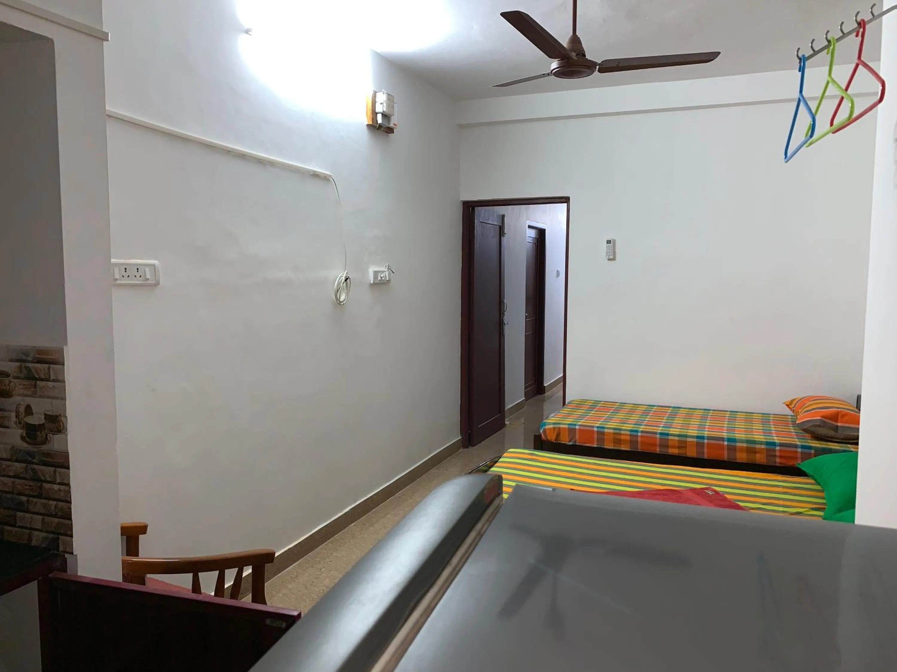 Bed in Temple Tree Homes Next to Sankara Nethralaya & Apollo Hospitals Service Apartments With Exclusive Kitchen