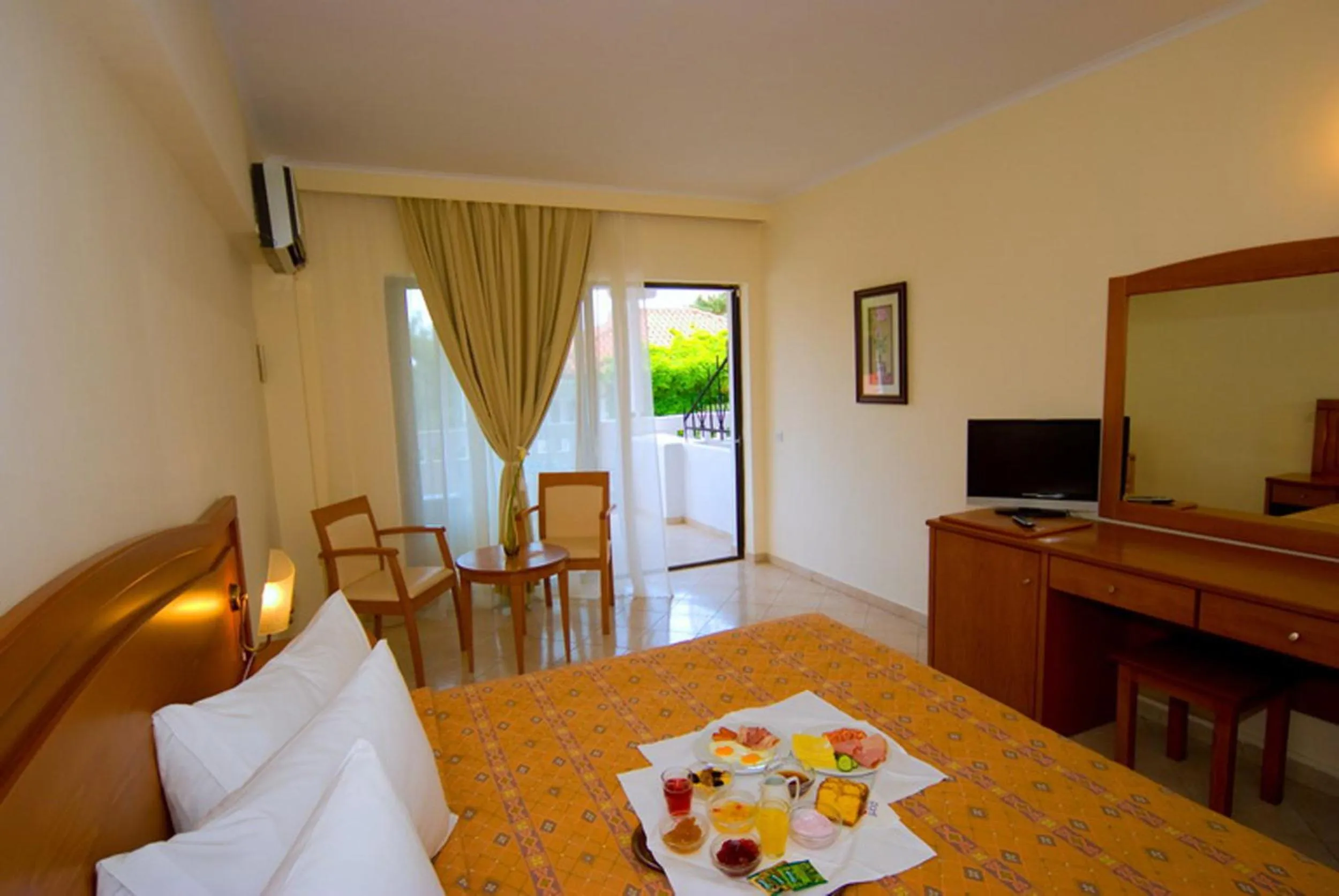 TV and multimedia, Bed in Porfi Beach Hotel