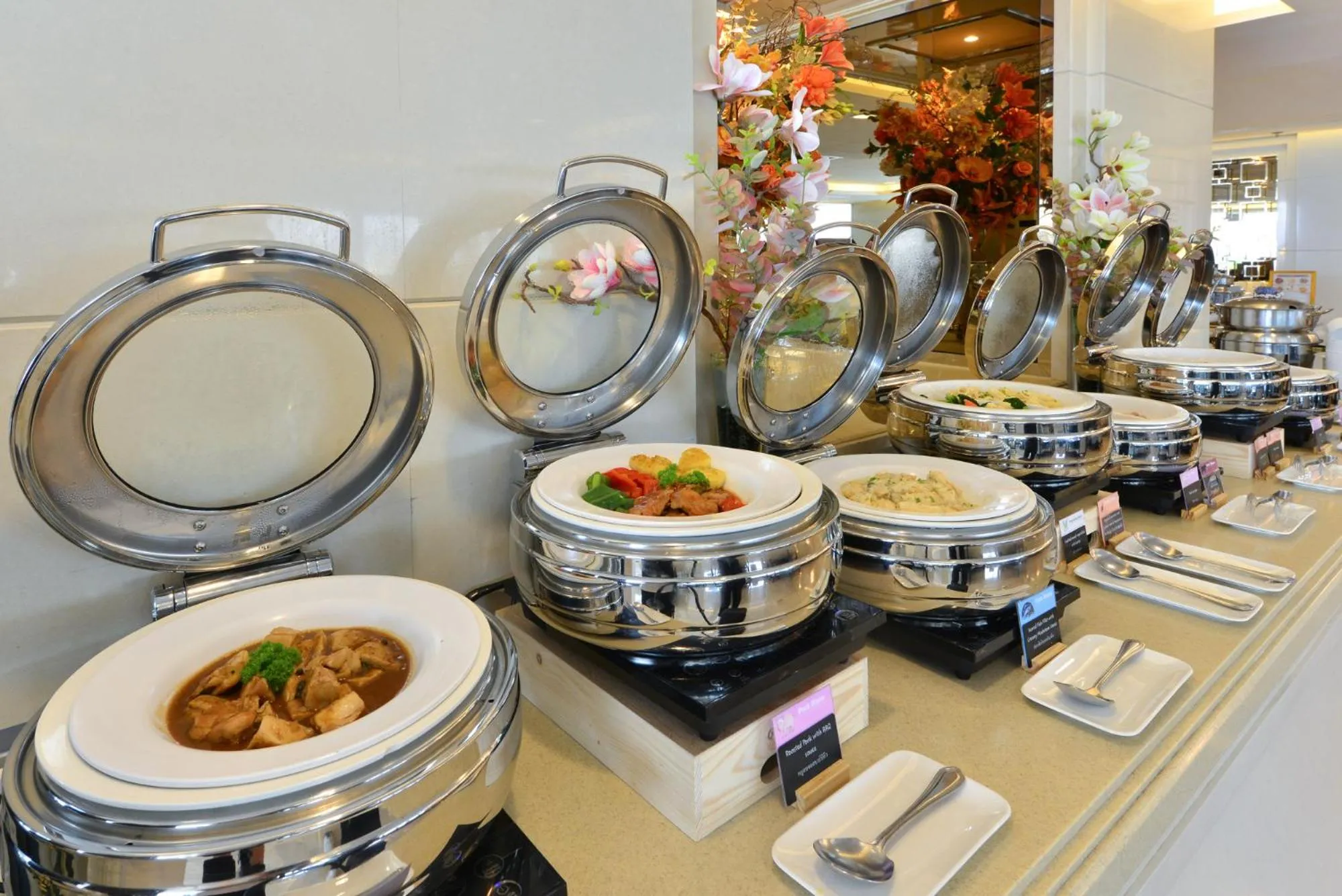 Restaurant/places to eat in Centre Point Plus Hotel Silom - Newly Renovated