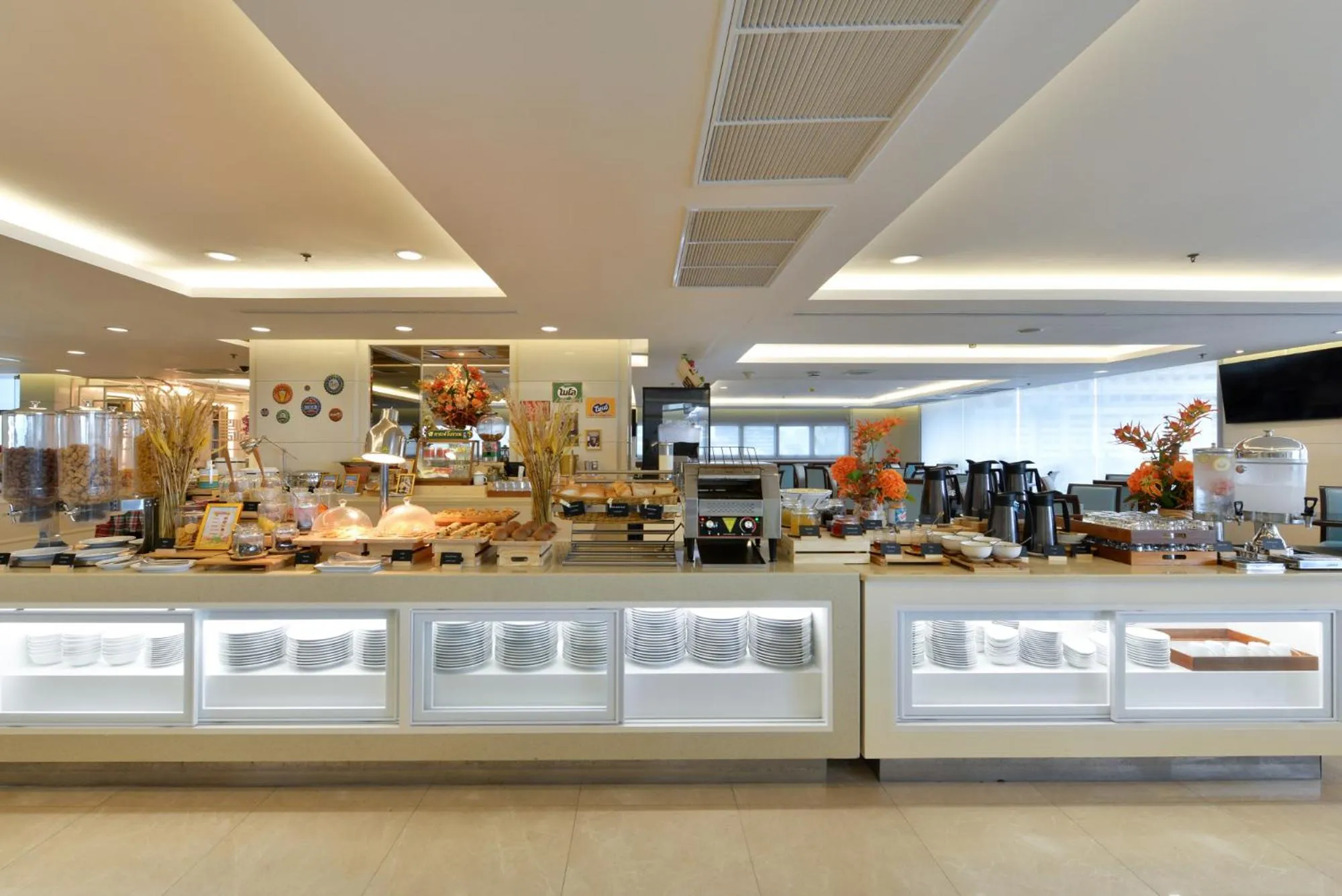 Restaurant/places to eat in Centre Point Plus Hotel Silom - Newly Renovated