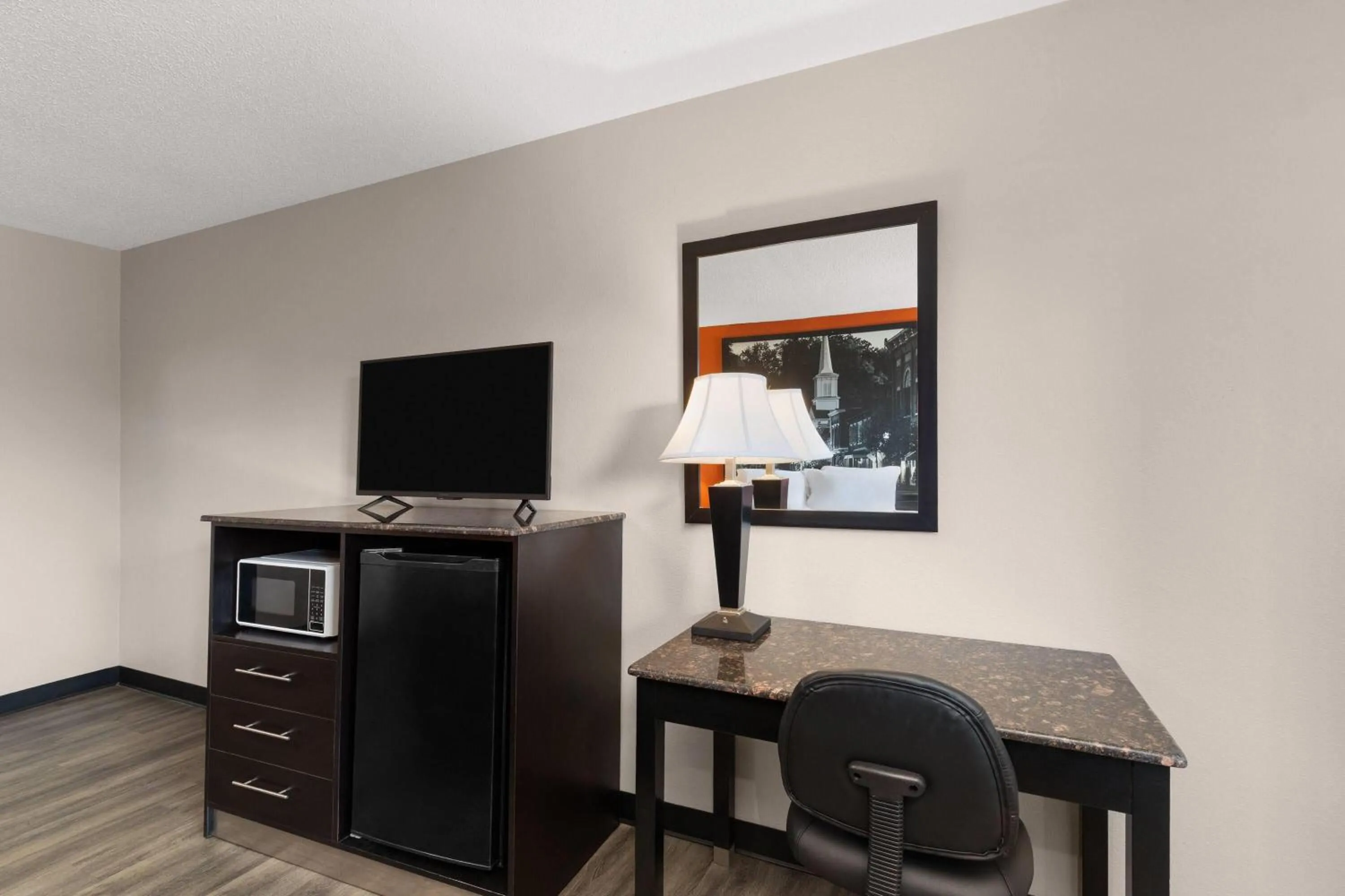 Photo of the whole room in Super 8 by Wyndham Bulls Gap Greeneville Area