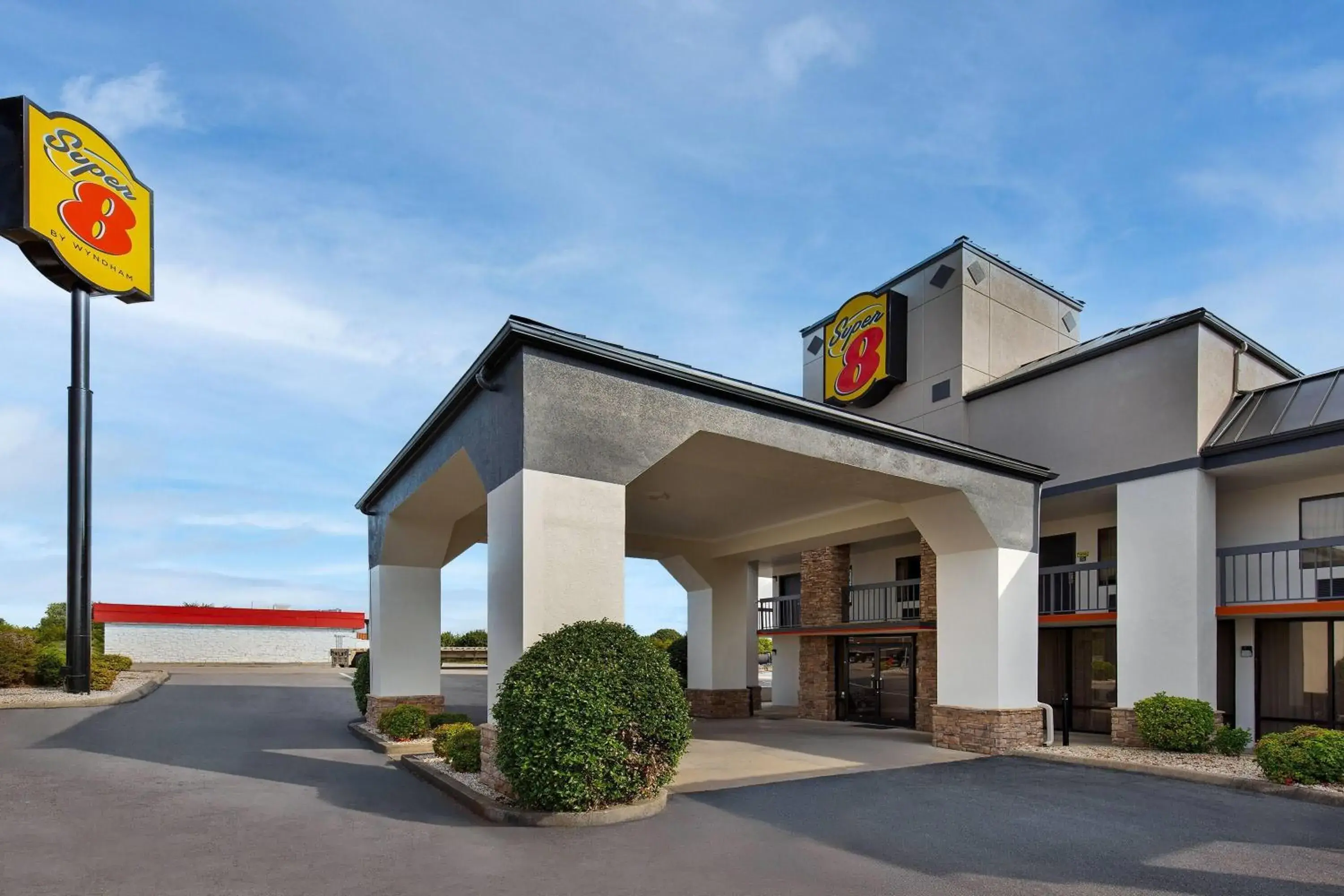 Property building in Super 8 by Wyndham Bulls Gap Greeneville Area Property building in Super 8 by Wyndham Bulls Gap Greeneville Area