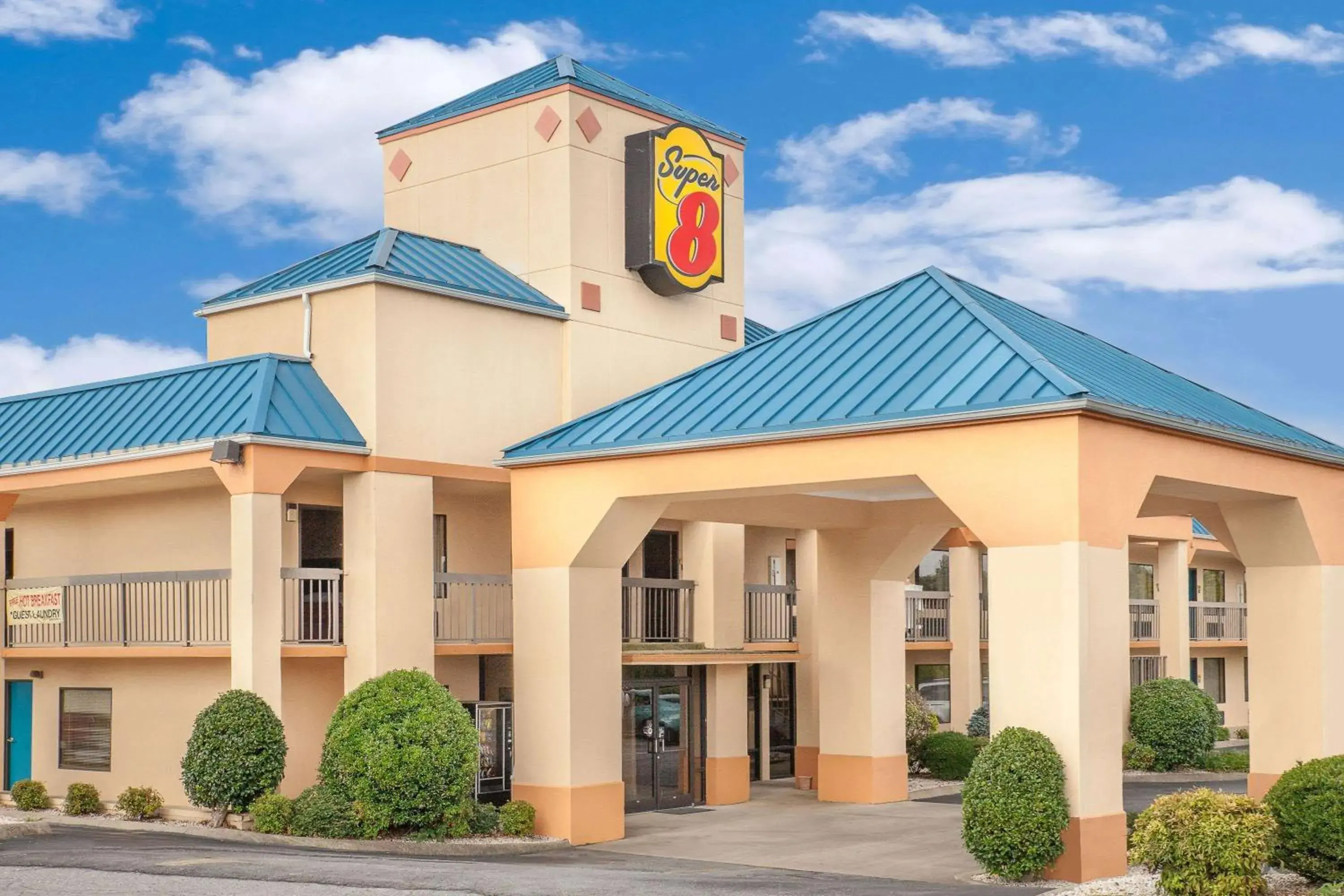 Property building in Super 8 by Wyndham Bulls Gap Greeneville Area Property building in Super 8 by Wyndham Bulls Gap Greeneville Area