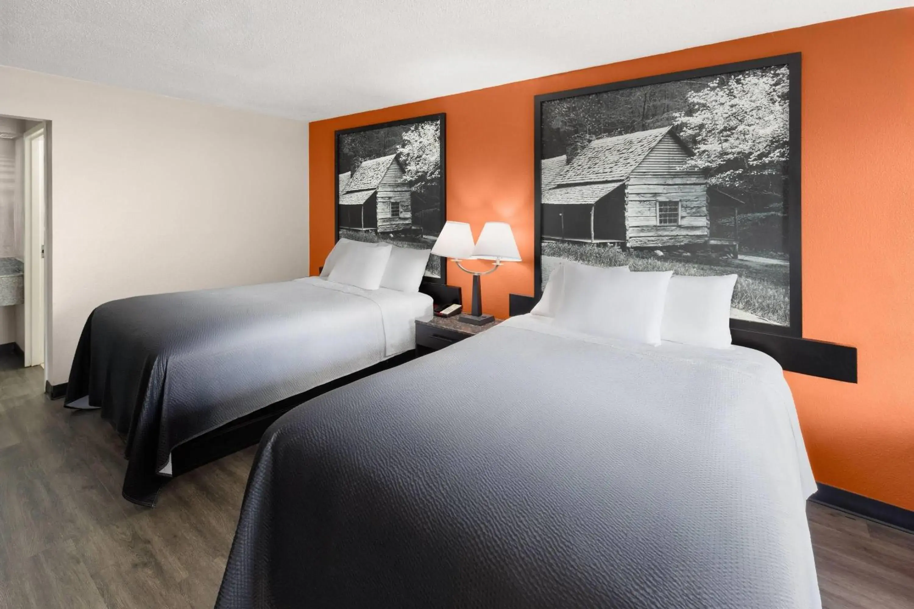 Photo of the whole room, Bed in Super 8 by Wyndham Bulls Gap Greeneville Area Photo of the whole room, Bed in Super 8 by Wyndham Bulls Gap Greeneville Area