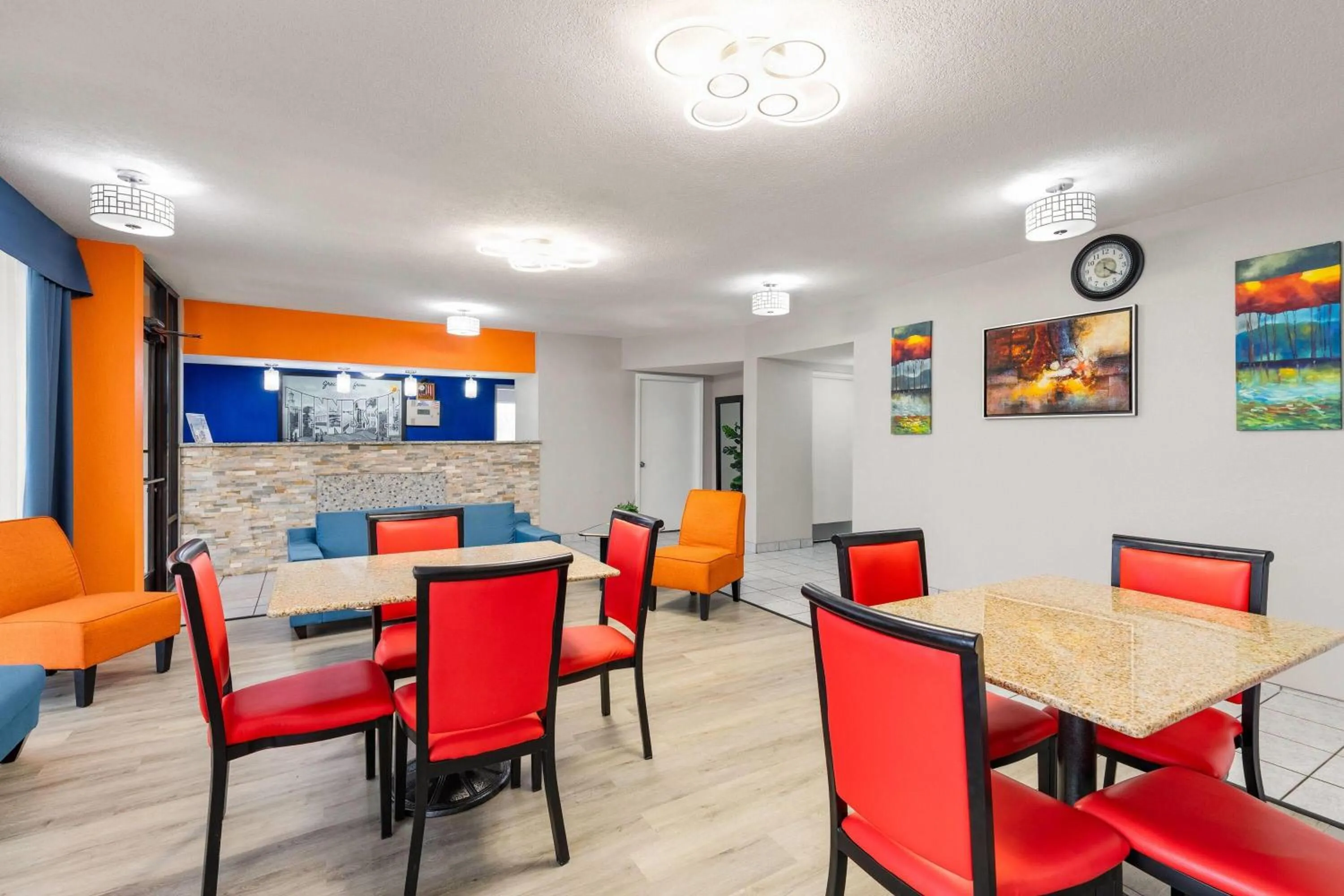 Lobby or reception in Super 8 by Wyndham Bulls Gap Greeneville Area