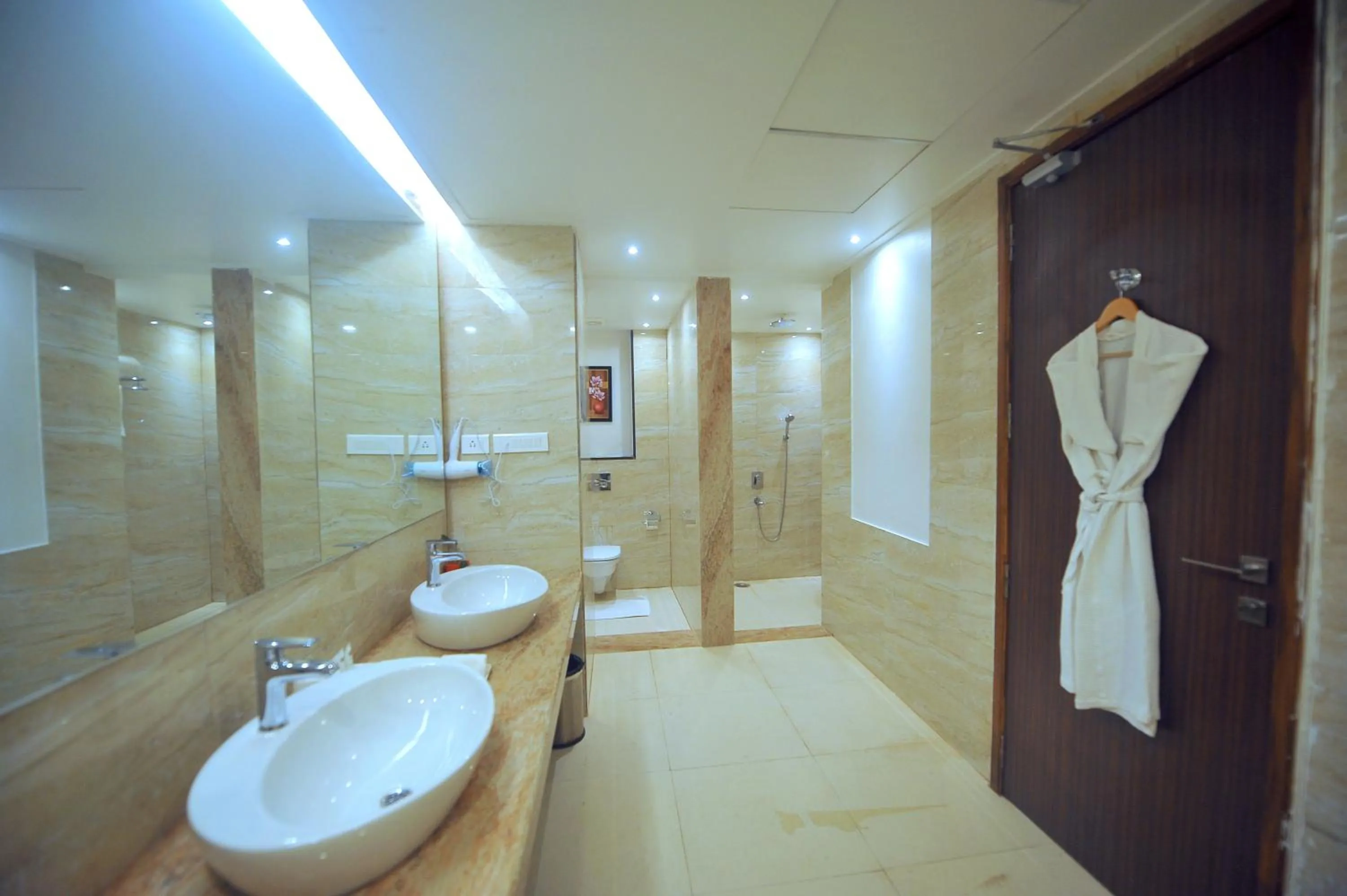 Pipul Padmaja Premium Hotel