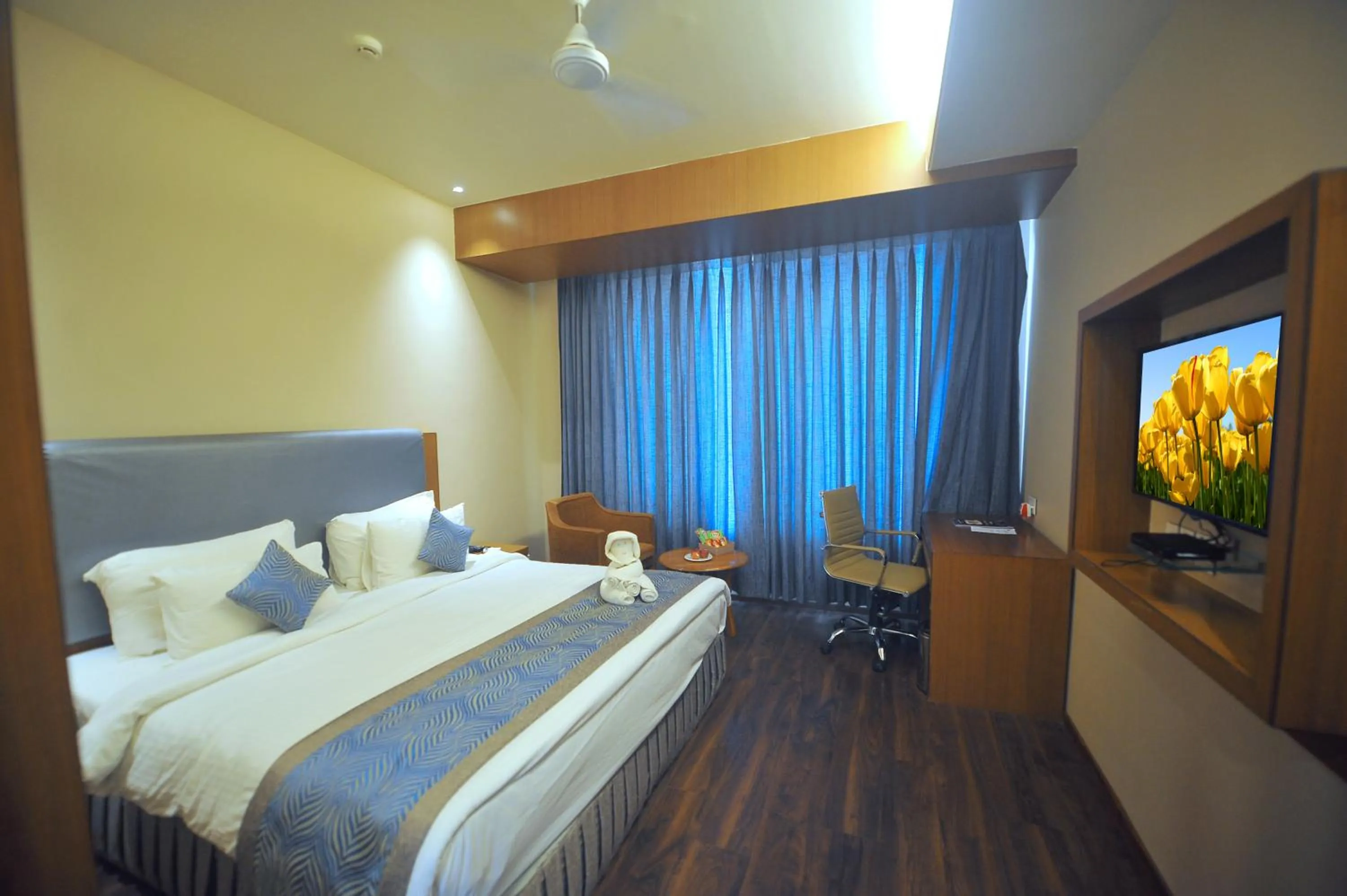 Bed in Pipul Padmaja Premium Hotel