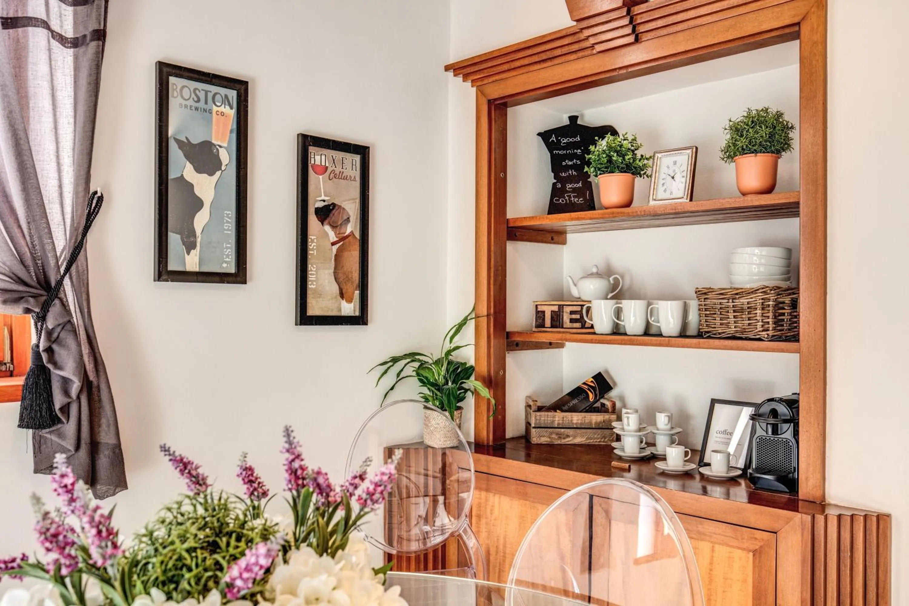 Decorative detail in Colosseo Miracle Suite