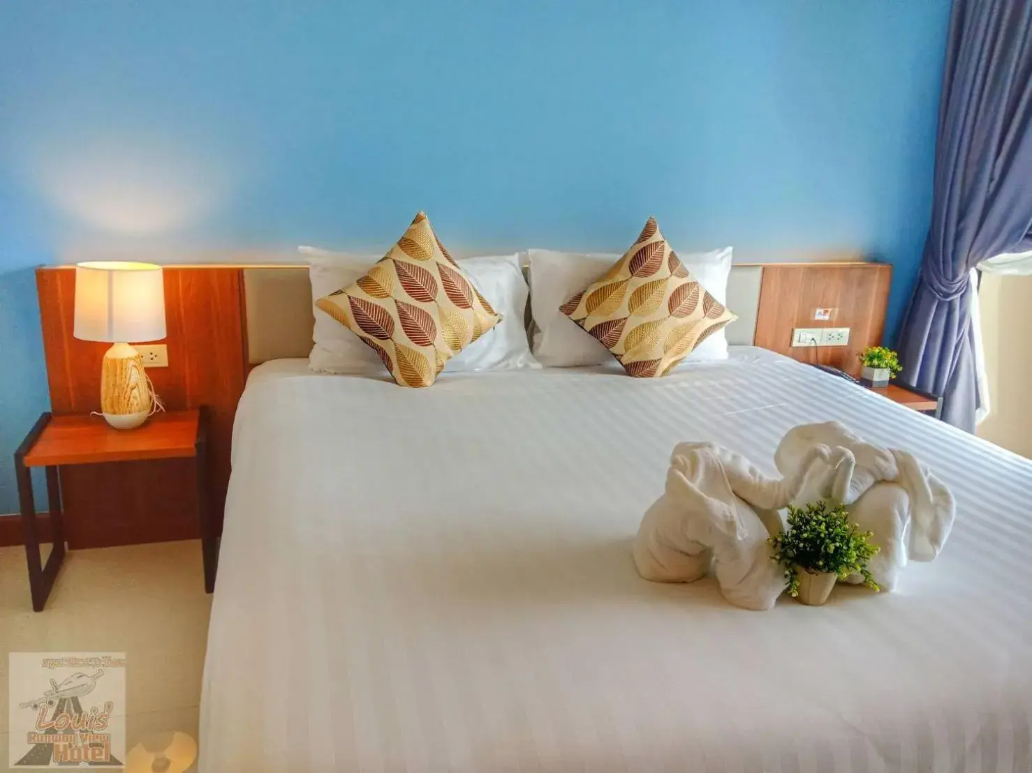 Bed in Louis' Runway View Hotel - SHA Extra Plus Bed in Louis' Runway View Hotel - SHA Extra Plus