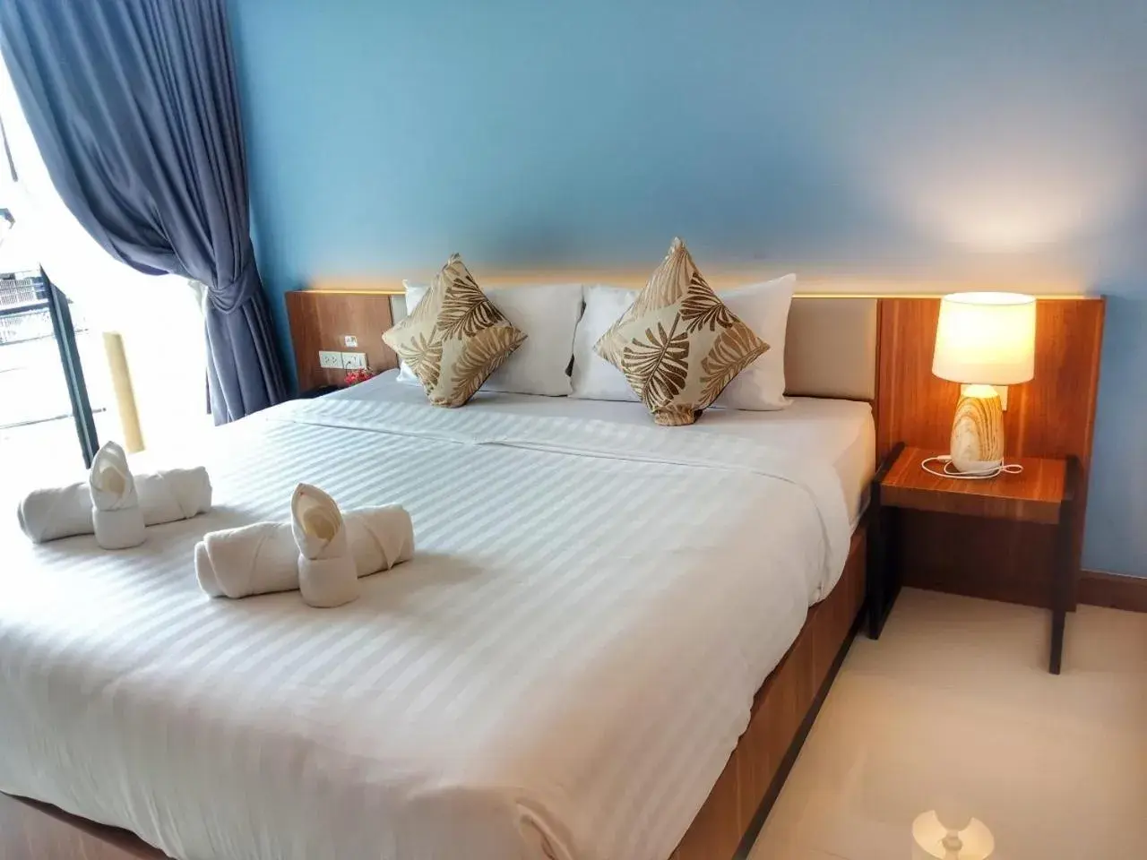 Bed in Louis' Runway View Hotel - SHA Extra Plus Bed in Louis' Runway View Hotel - SHA Extra Plus