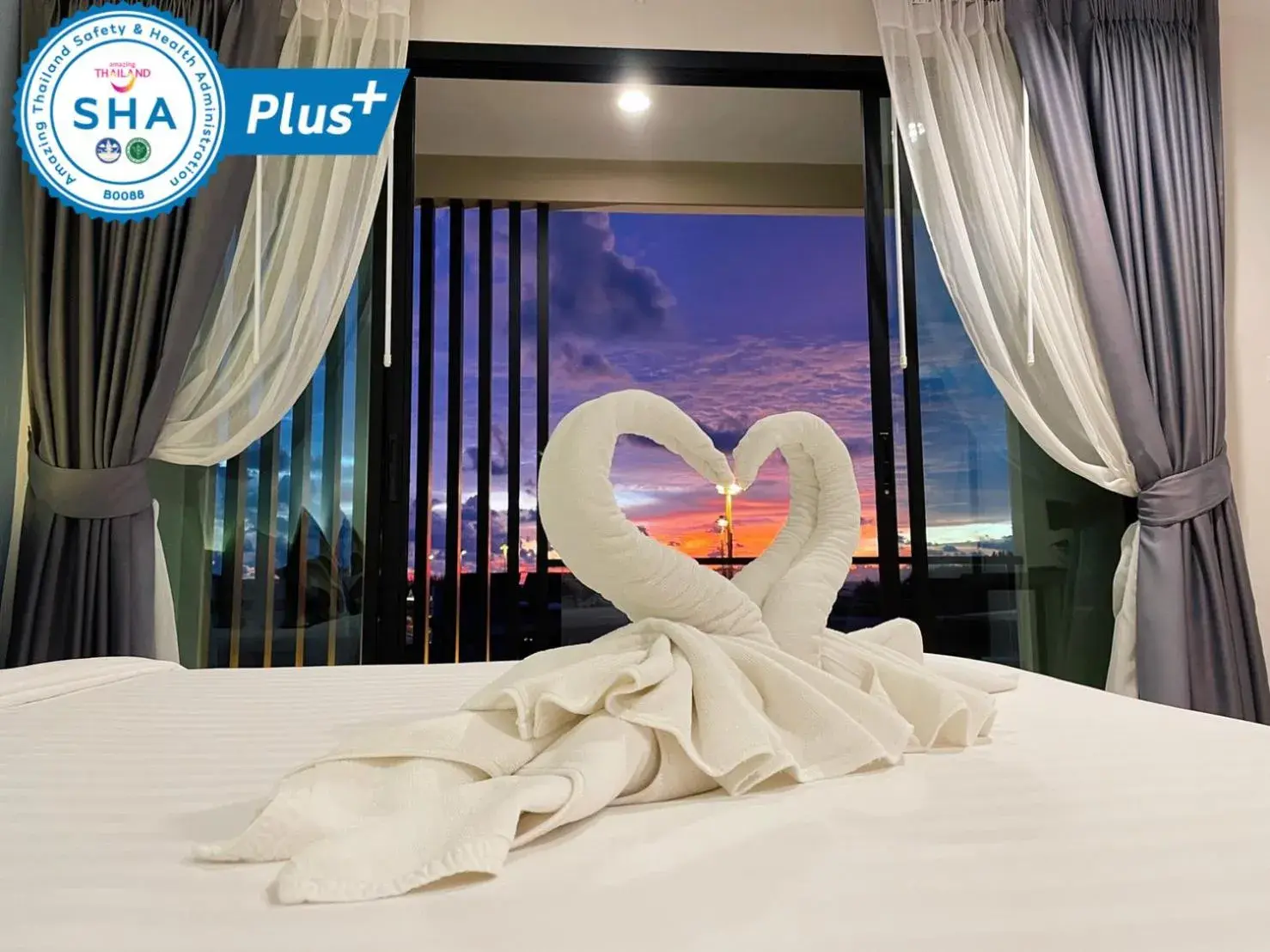 Bed in Louis' Runway View Hotel - SHA Extra Plus Bed in Louis' Runway View Hotel - SHA Extra Plus