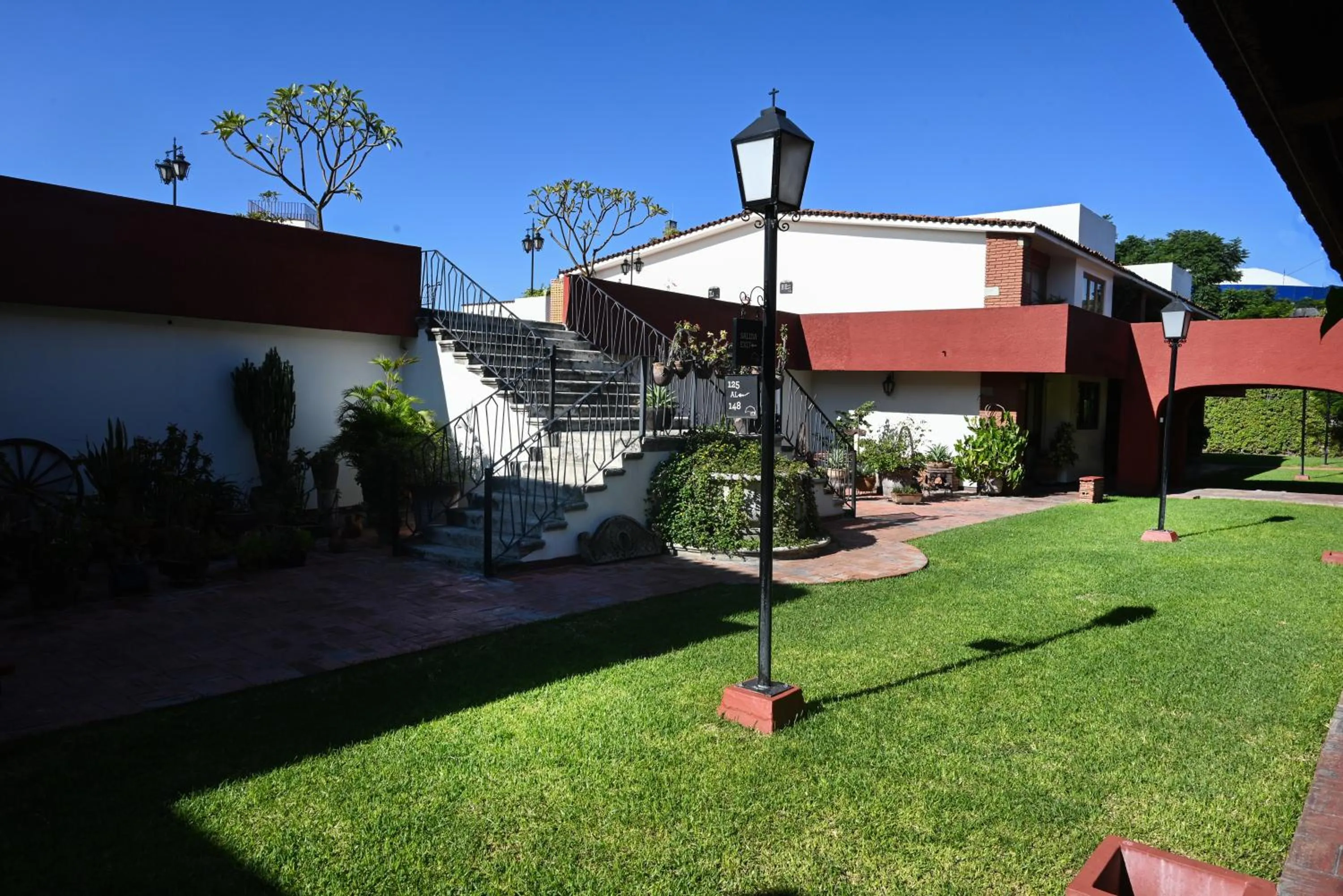 Day in Hotel Hacienda