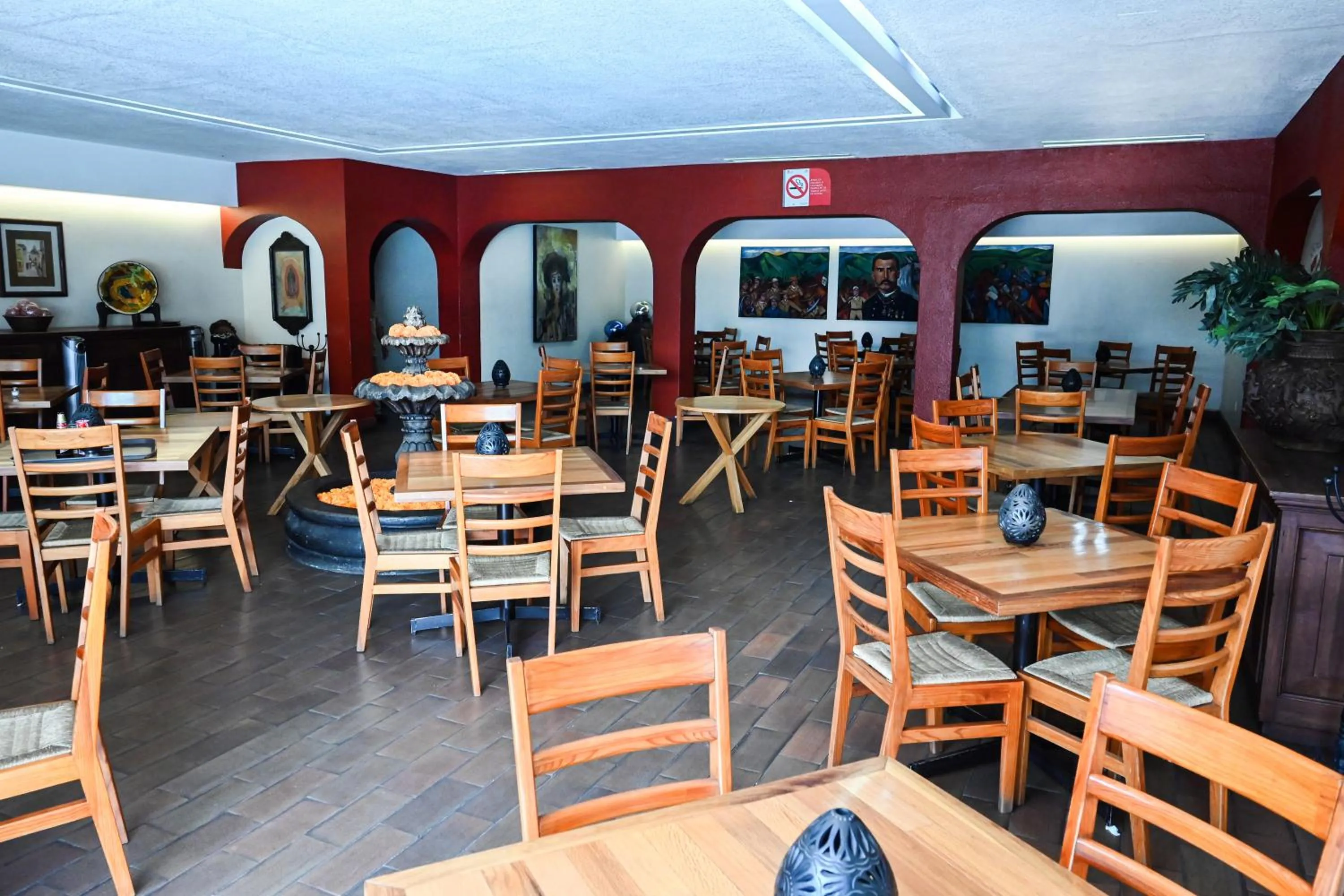 Restaurant/places to eat in Hotel Hacienda
