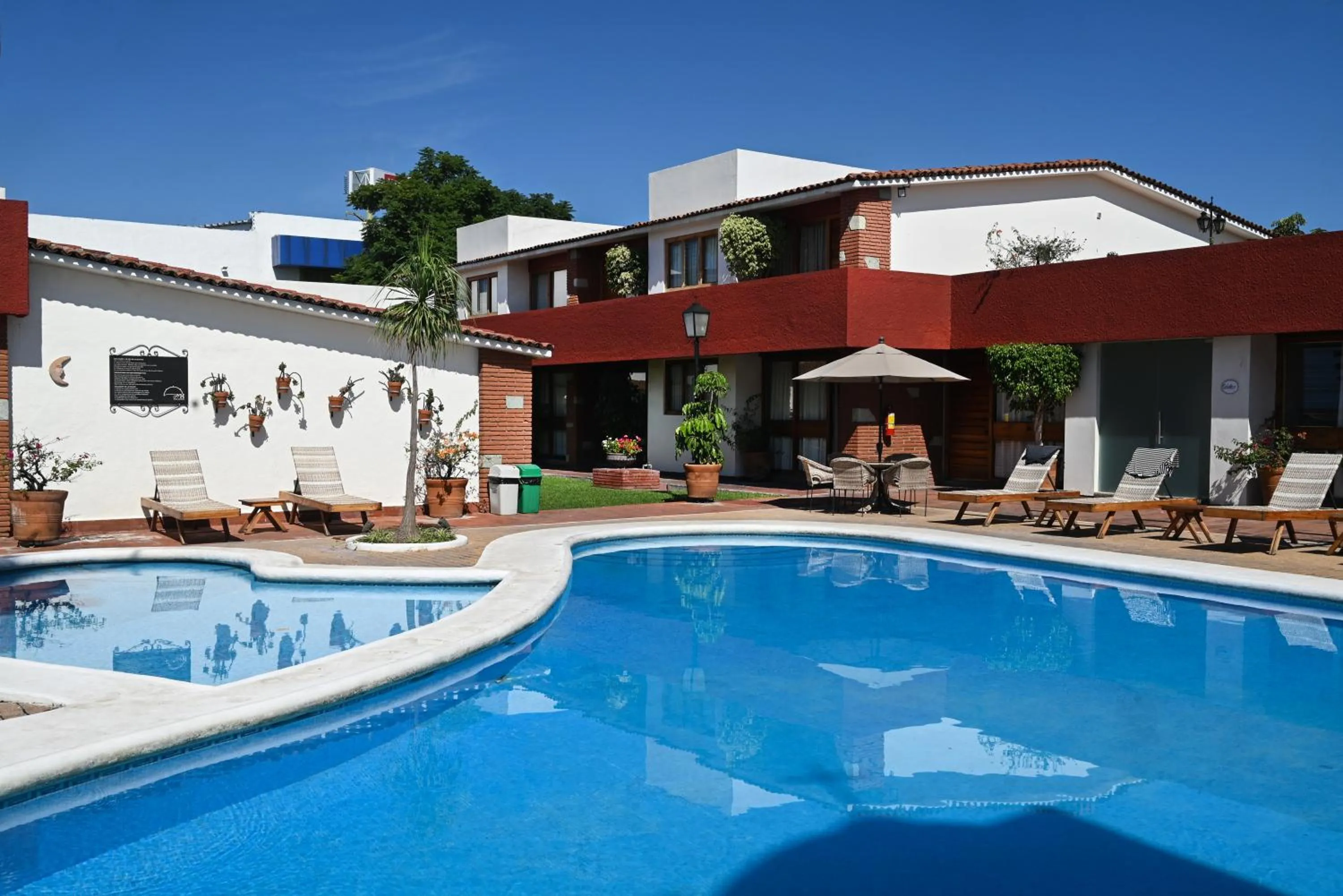 Day in Hotel Hacienda