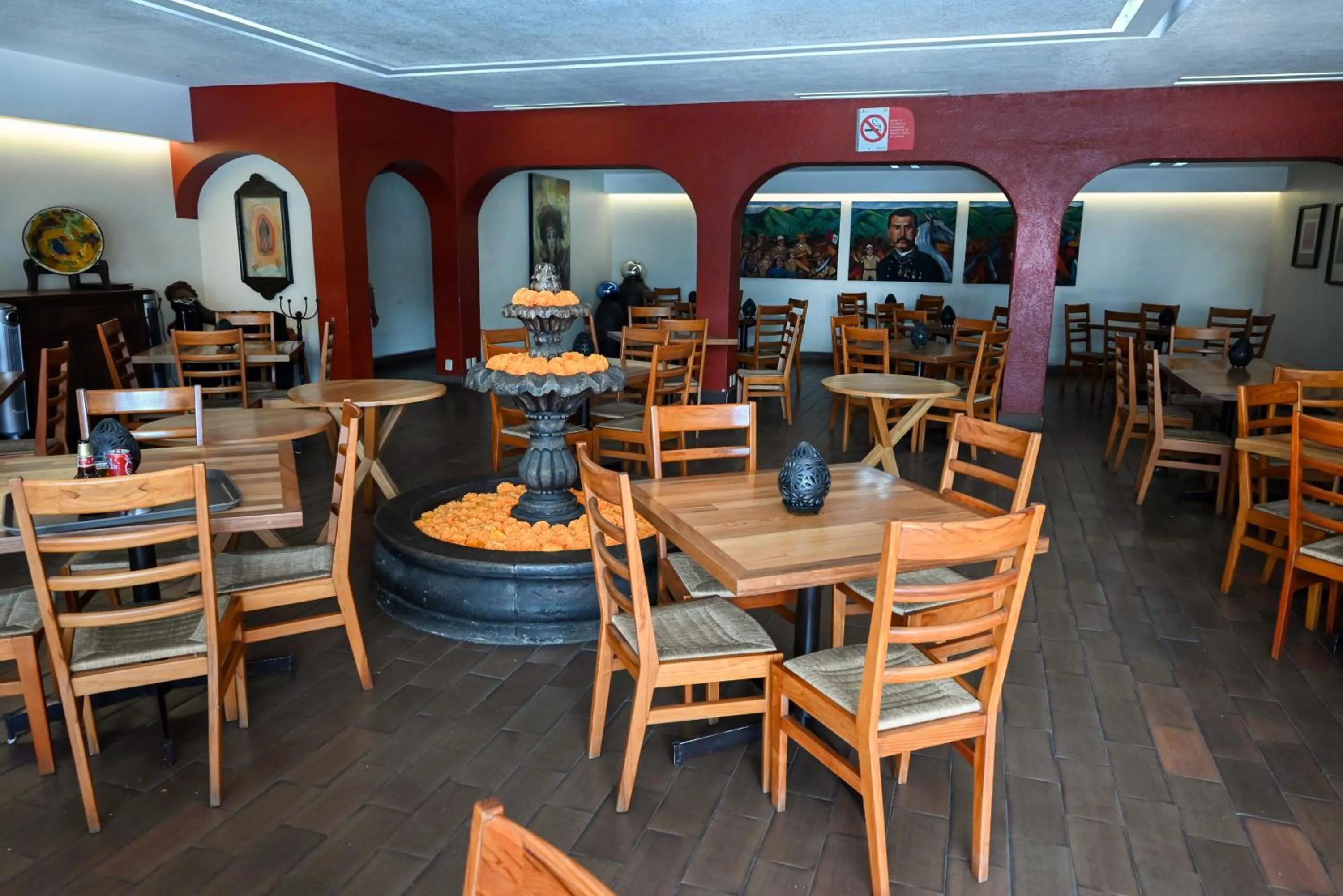 Restaurant/places to eat in Hotel Hacienda
