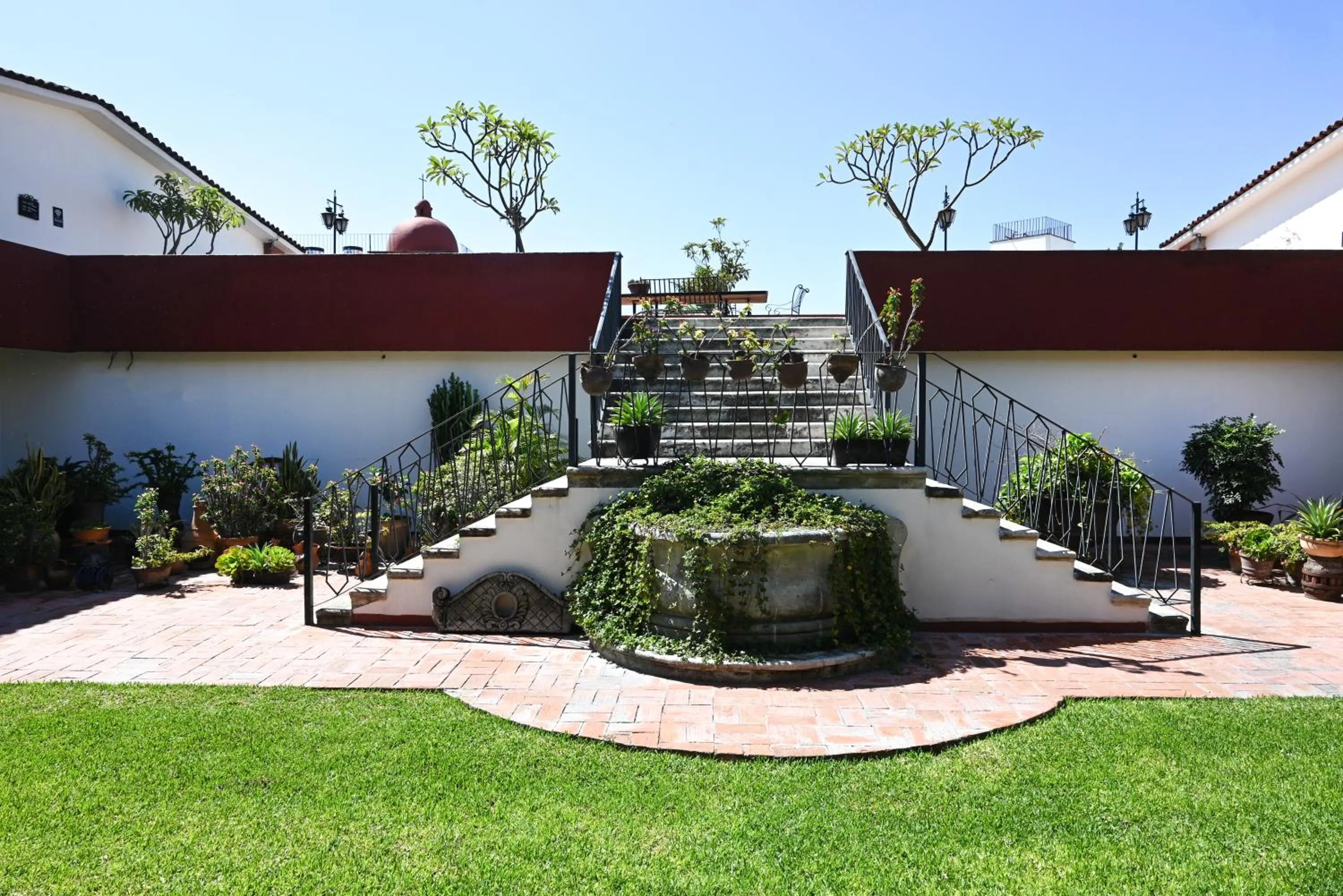 Property building in Hotel Hacienda