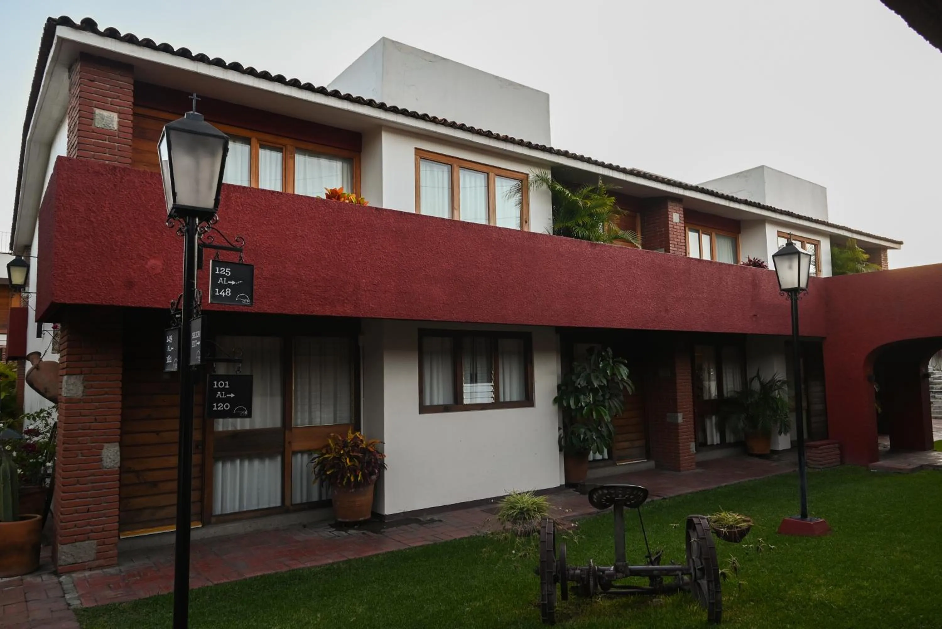 Property building in Hotel Hacienda