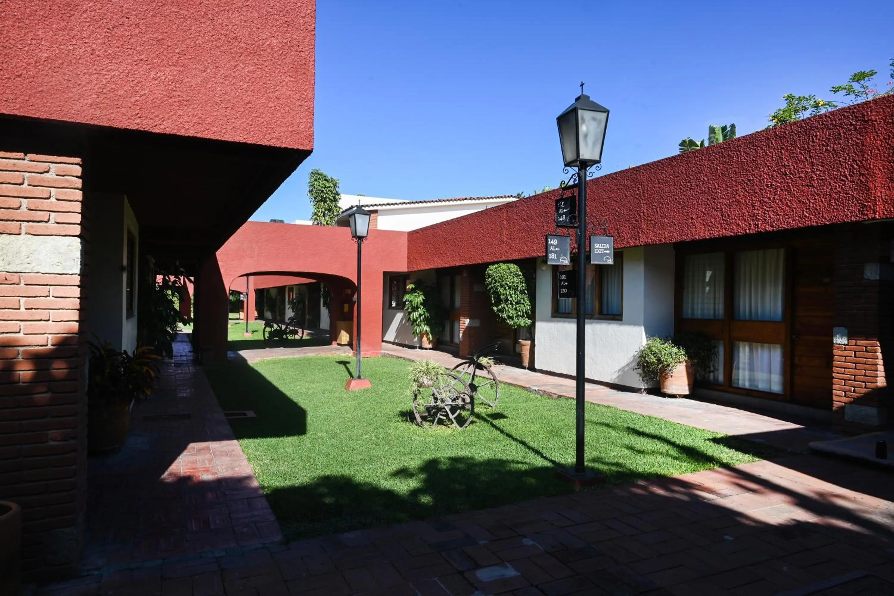 Property building in Hotel Hacienda