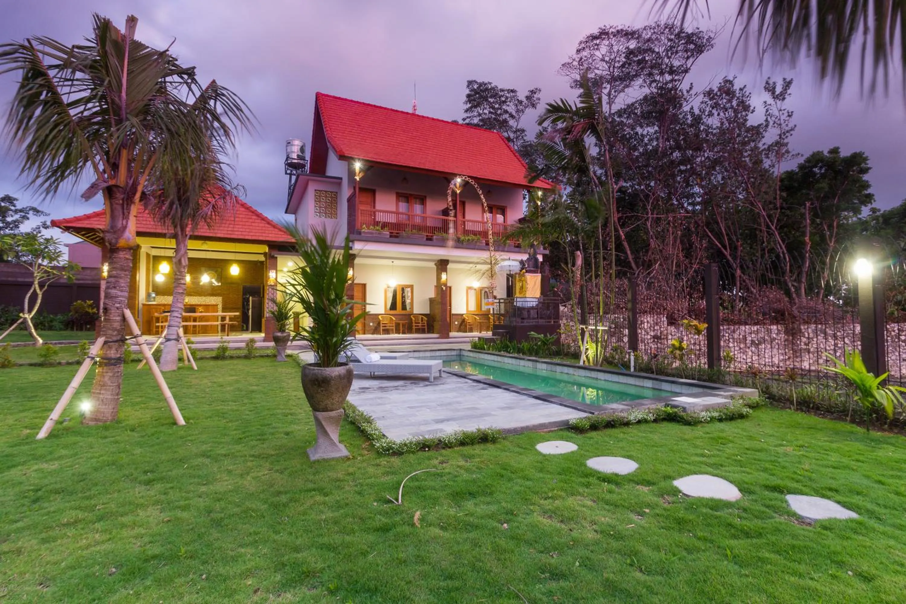 Swimming pool in The Uma Guesthouse