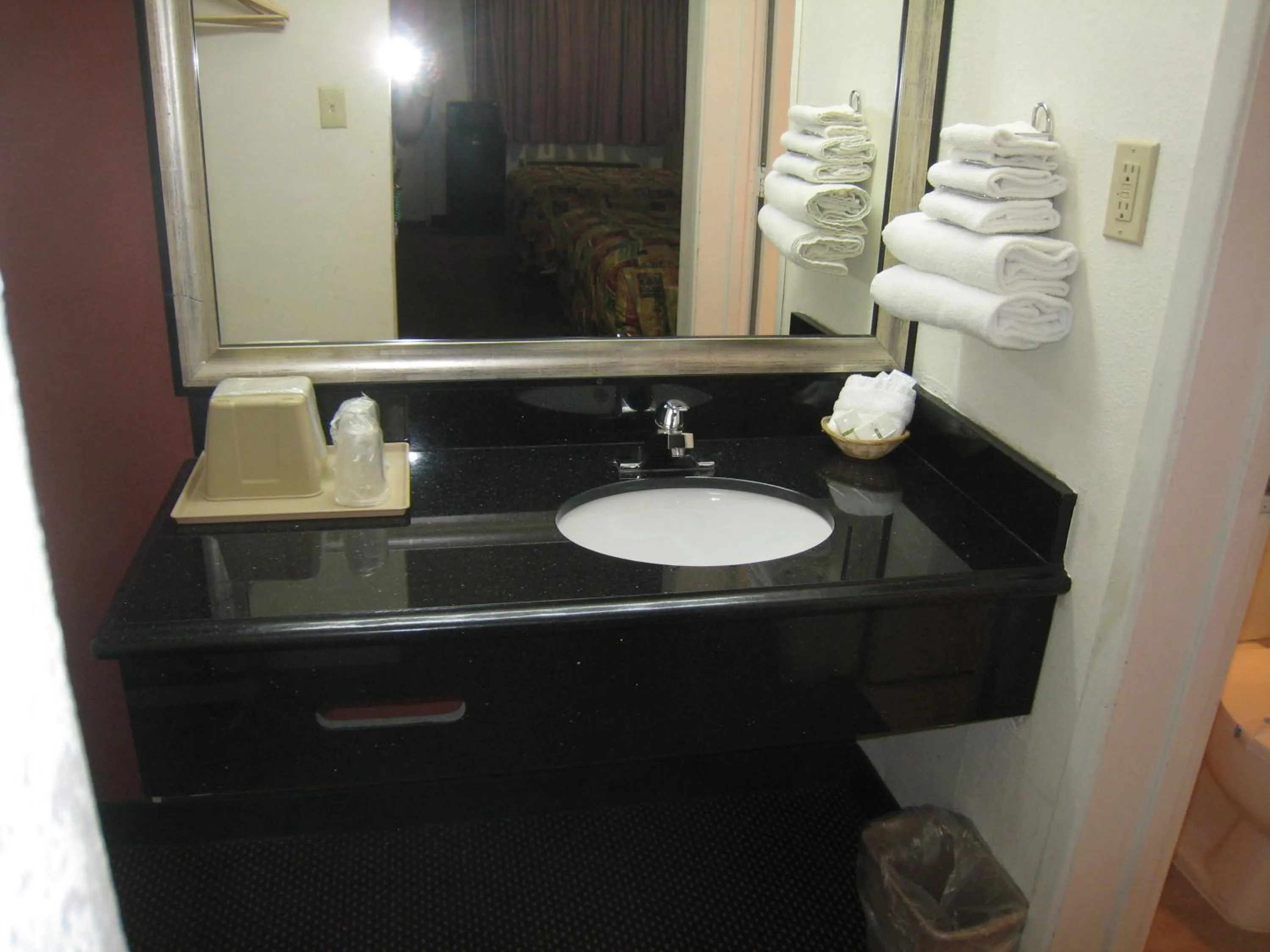 Bathroom in Motel 8 Maricopa