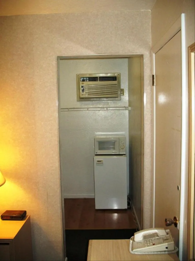 Decorative detail in Golden West Motel