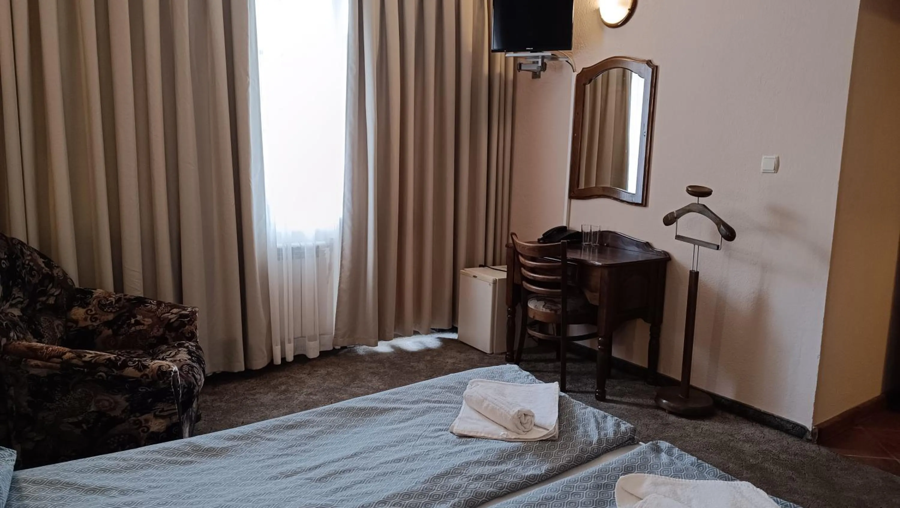 Bedroom, Bed in Hotel St. George Pobedonosets