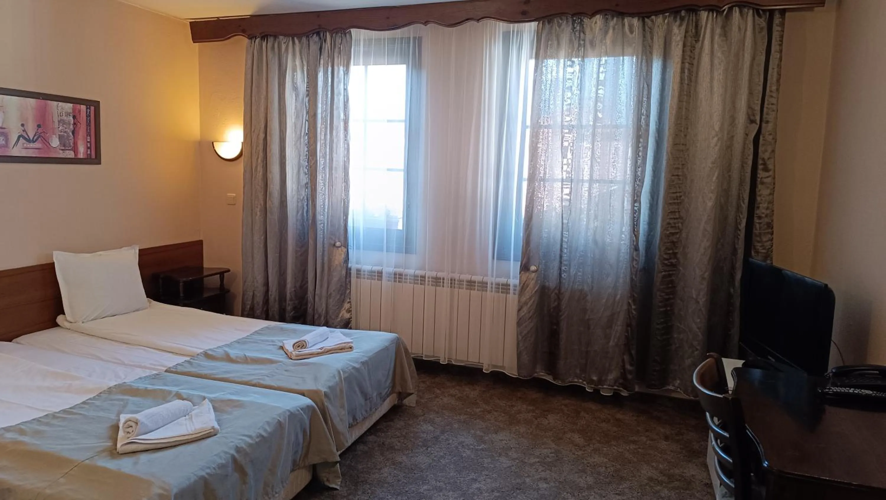 Bedroom, Bed in Hotel St. George Pobedonosets