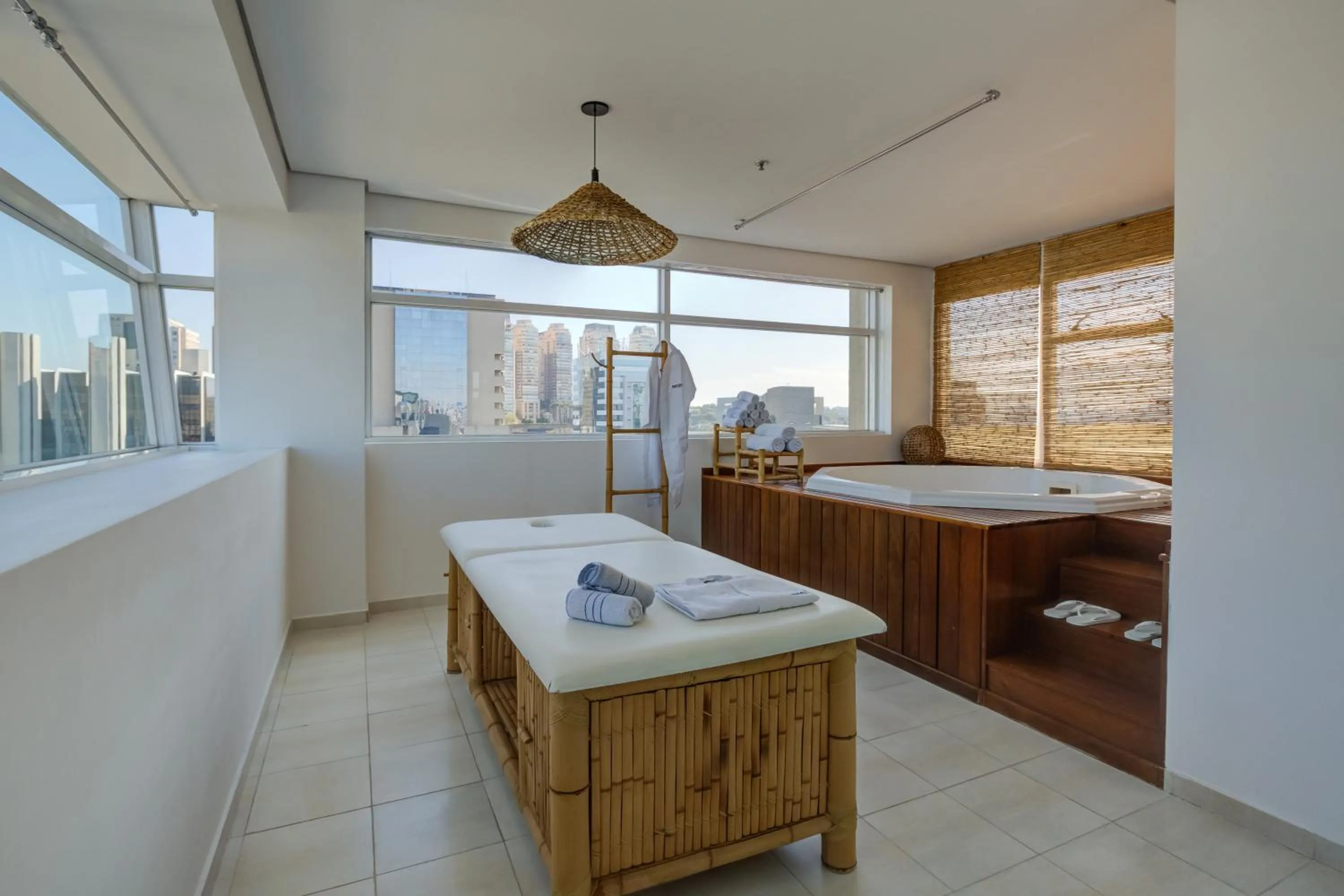 Hot Tub in Park Inn by Radisson Berrini