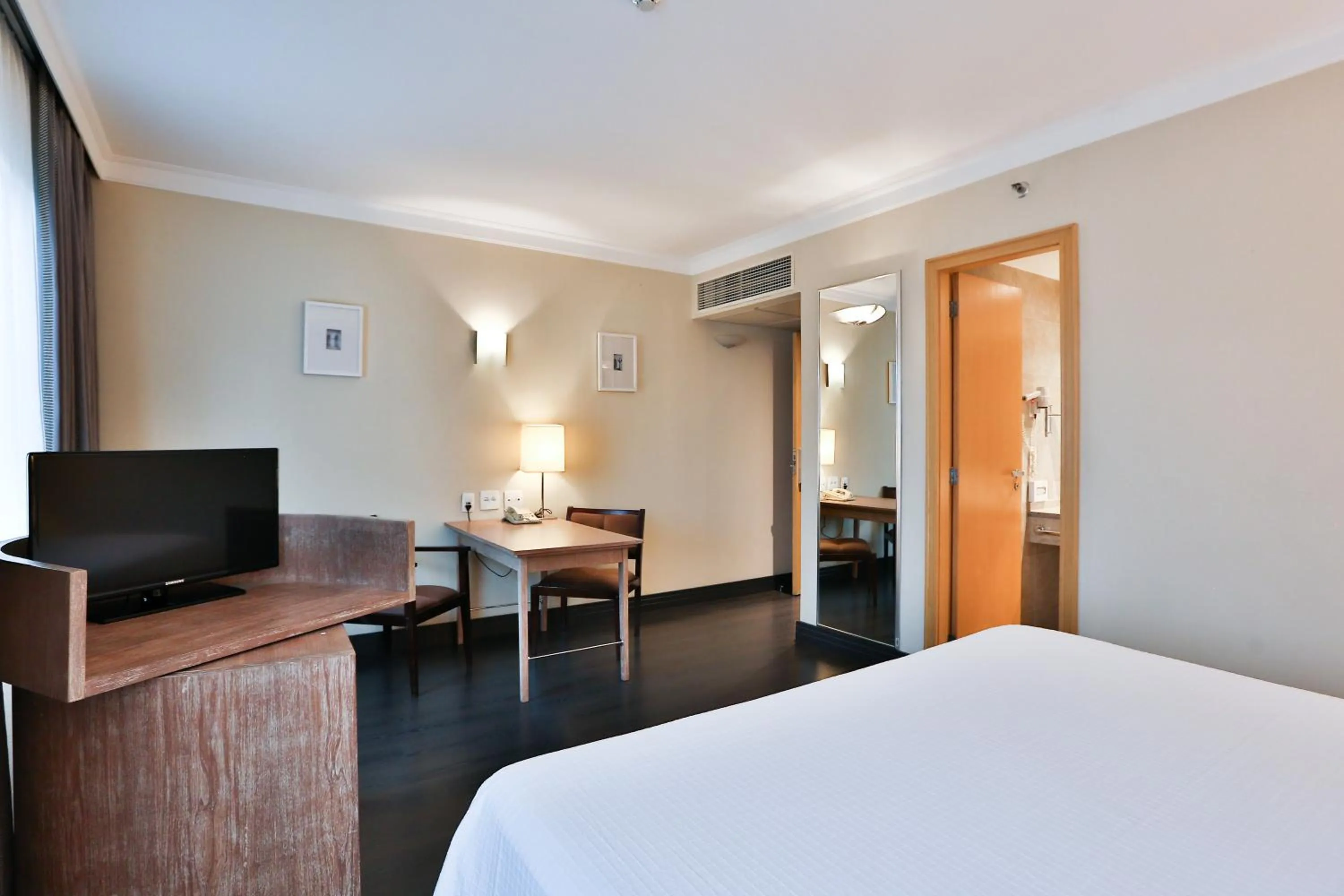 Living room, Bed in Park Inn by Radisson Berrini