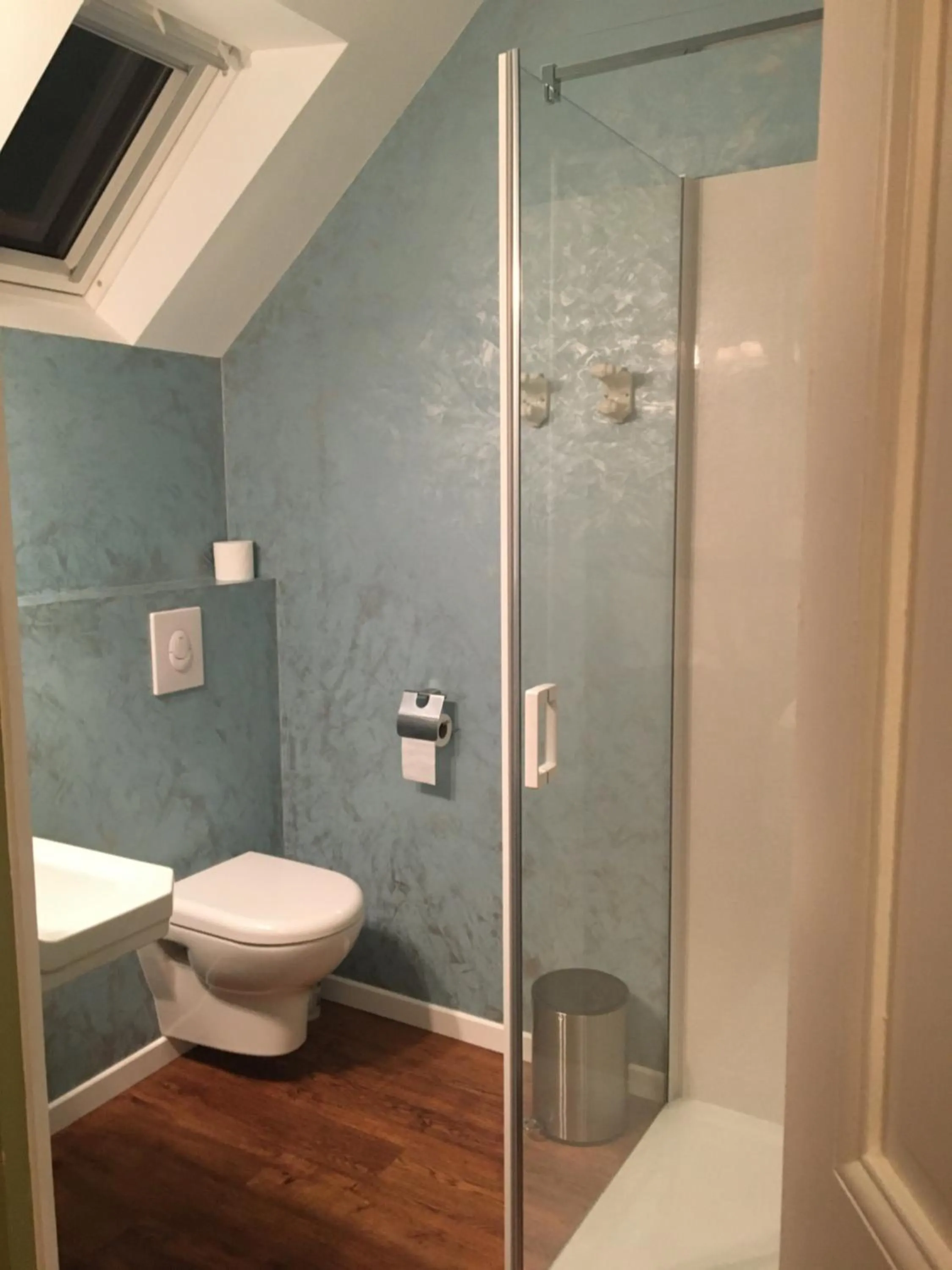 Shower in Le Clos Mony