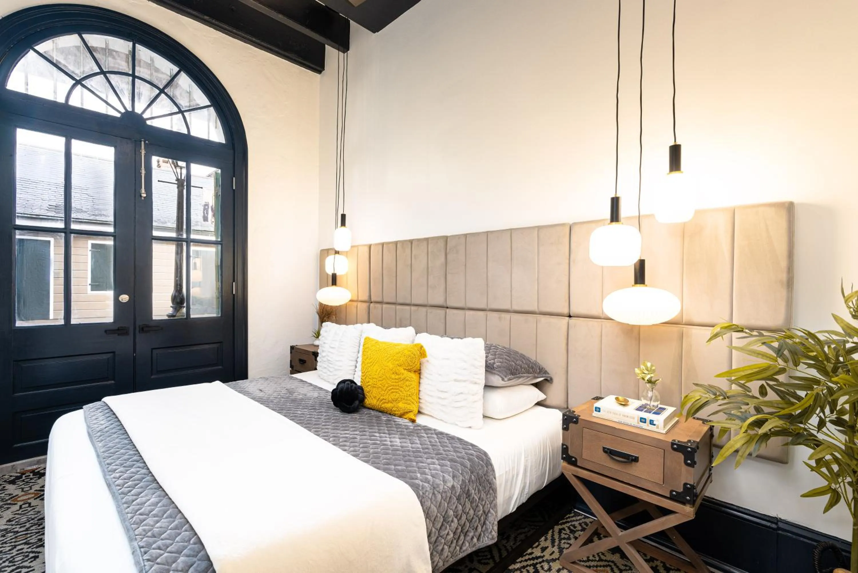 Bed in Saint Philip Residence