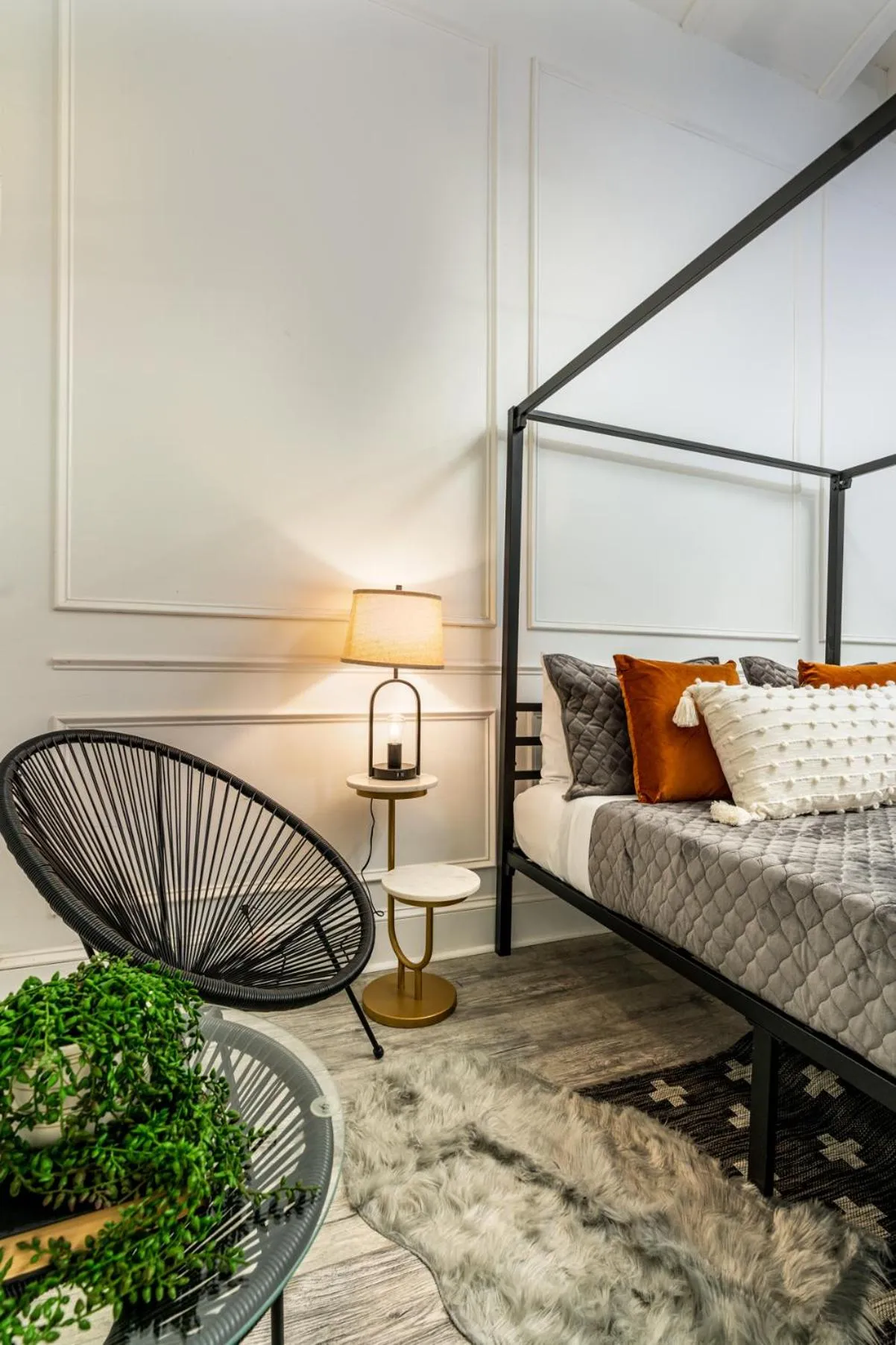 Bed in Saint Philip Residence