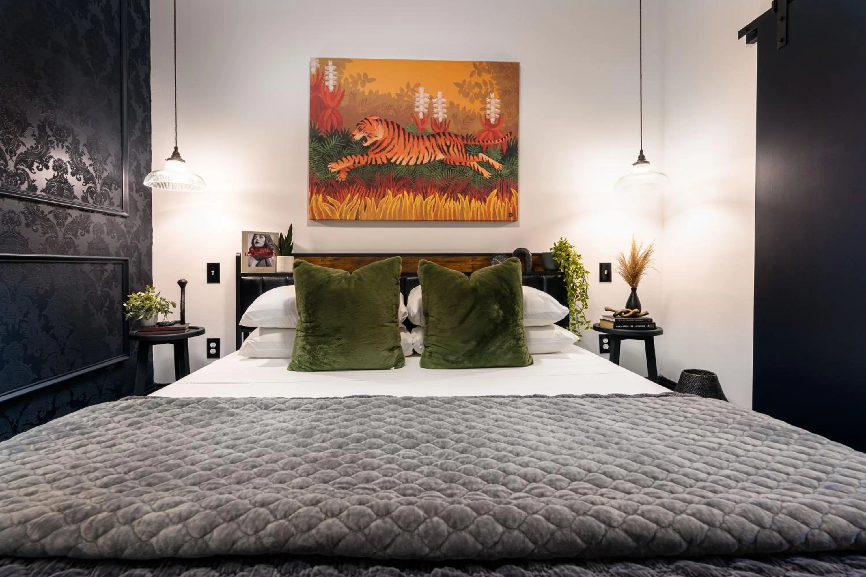 Bed in Saint Philip Residence