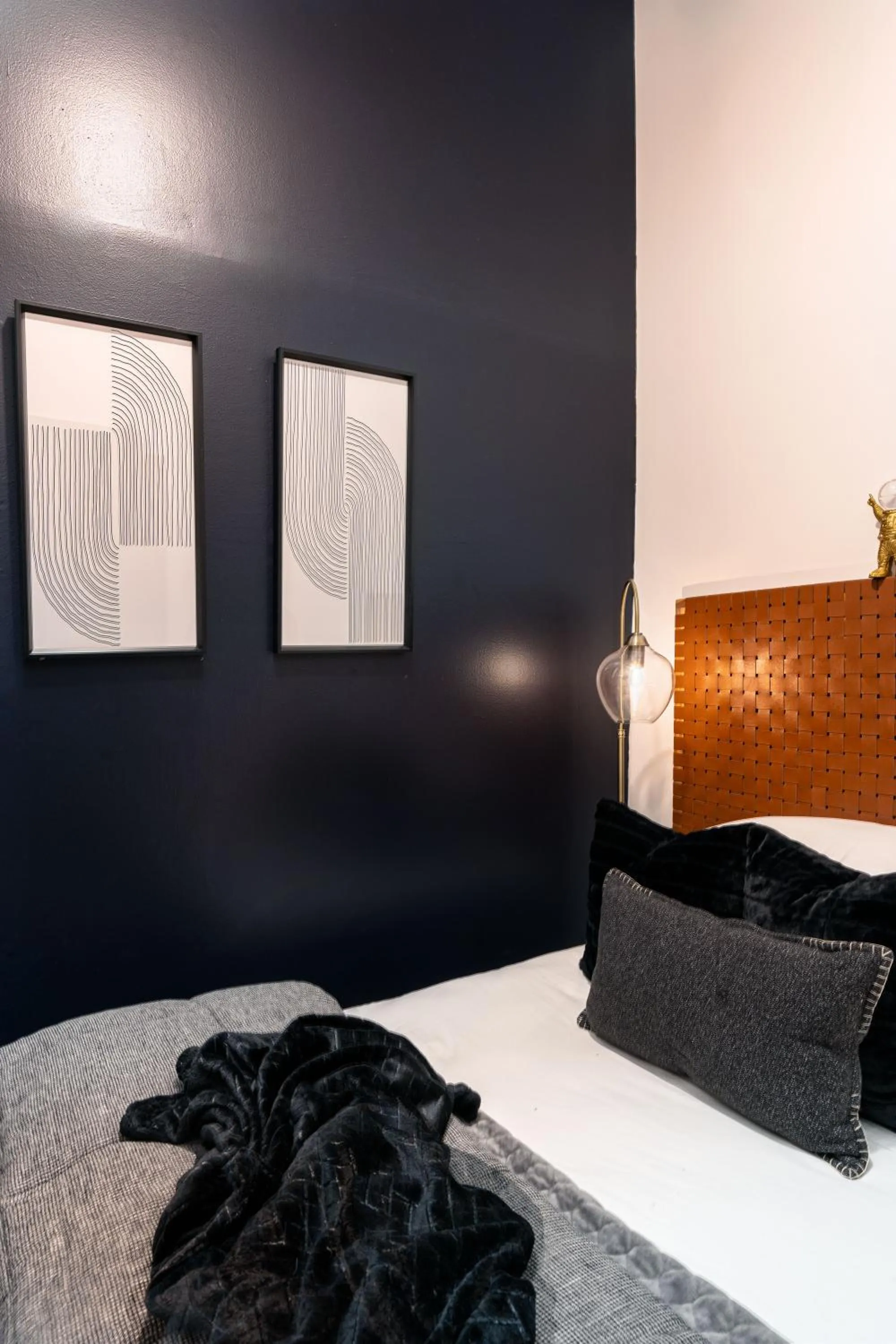 Bed in Saint Philip Residence