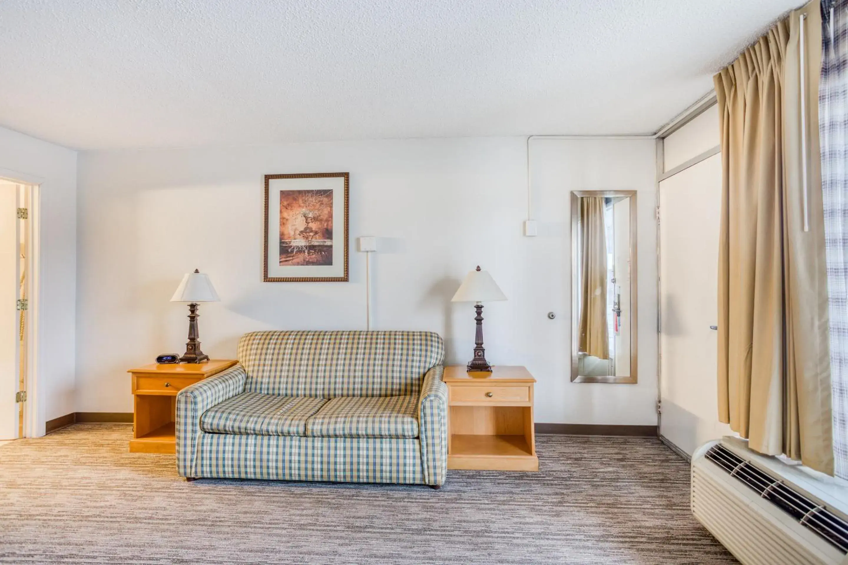 Seating Area in OYO Townhouse Owensboro West